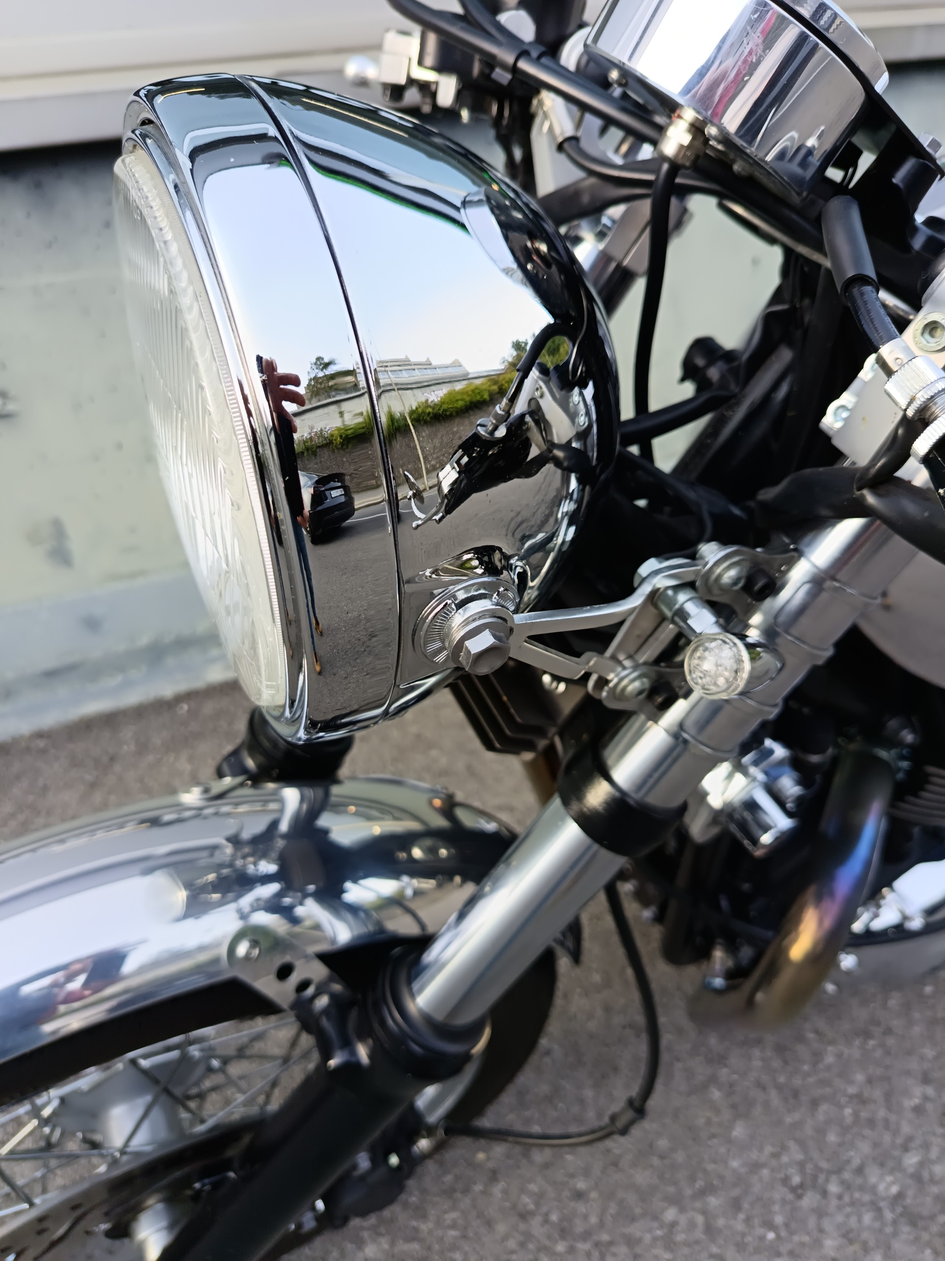 TRIUMPH Bonneville 900 i T 100-image-8
