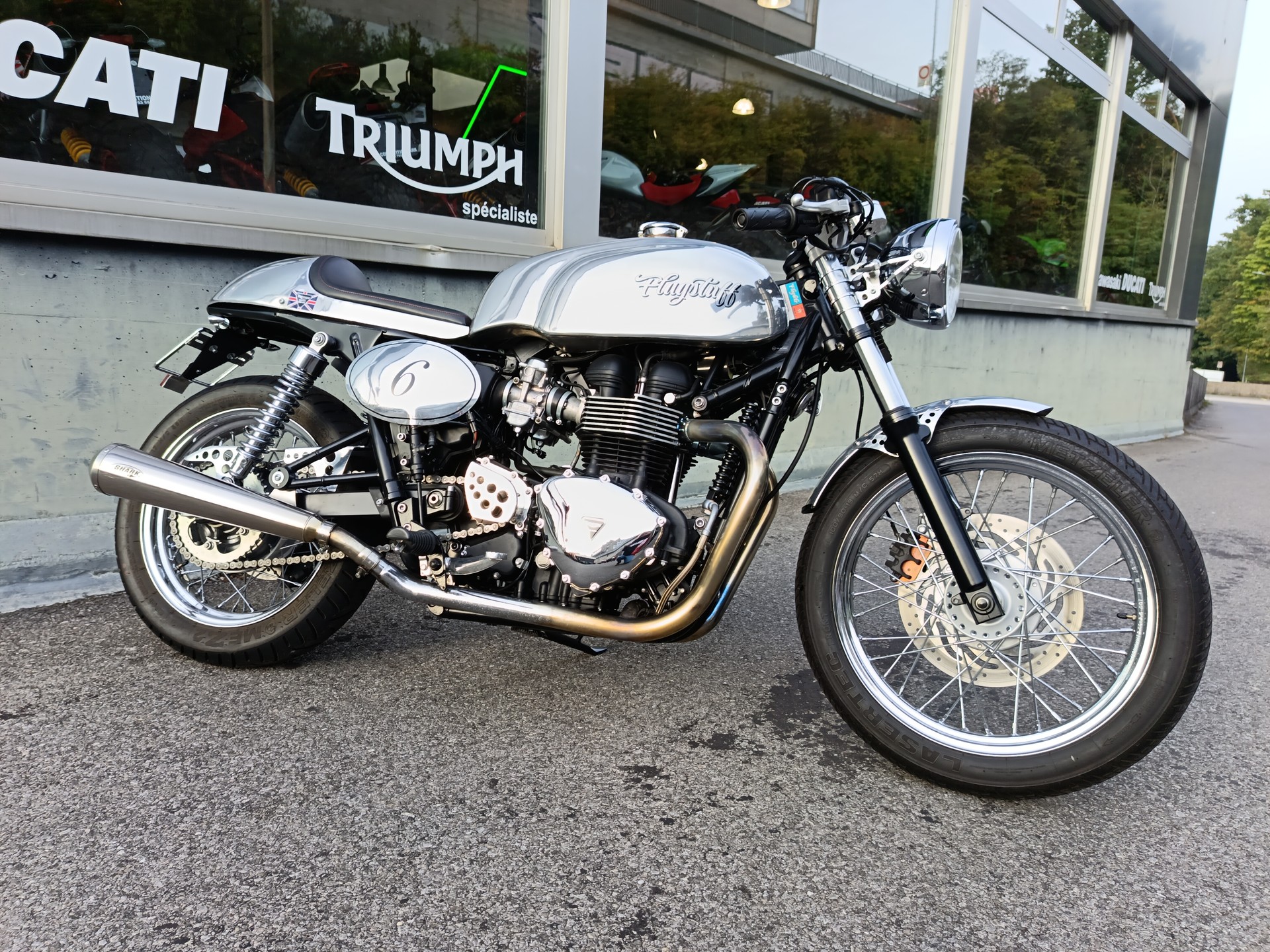TRIUMPH Bonneville 900 i T 100-image-2