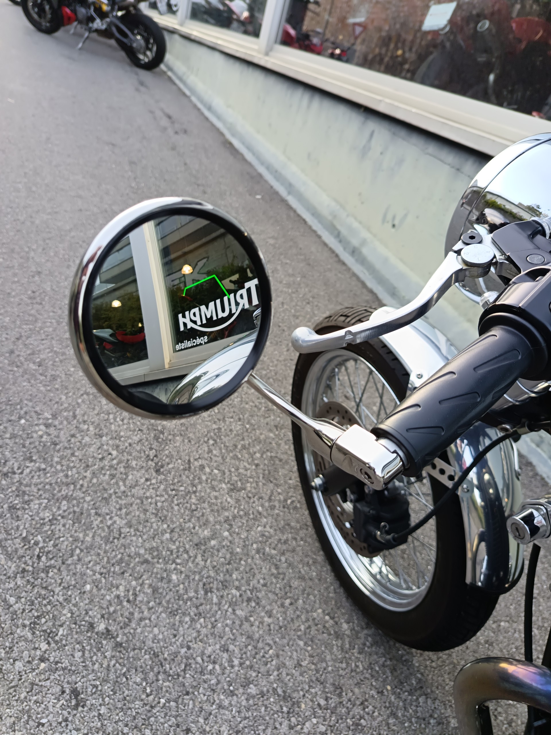 TRIUMPH Bonneville 900 i T 100-image-6