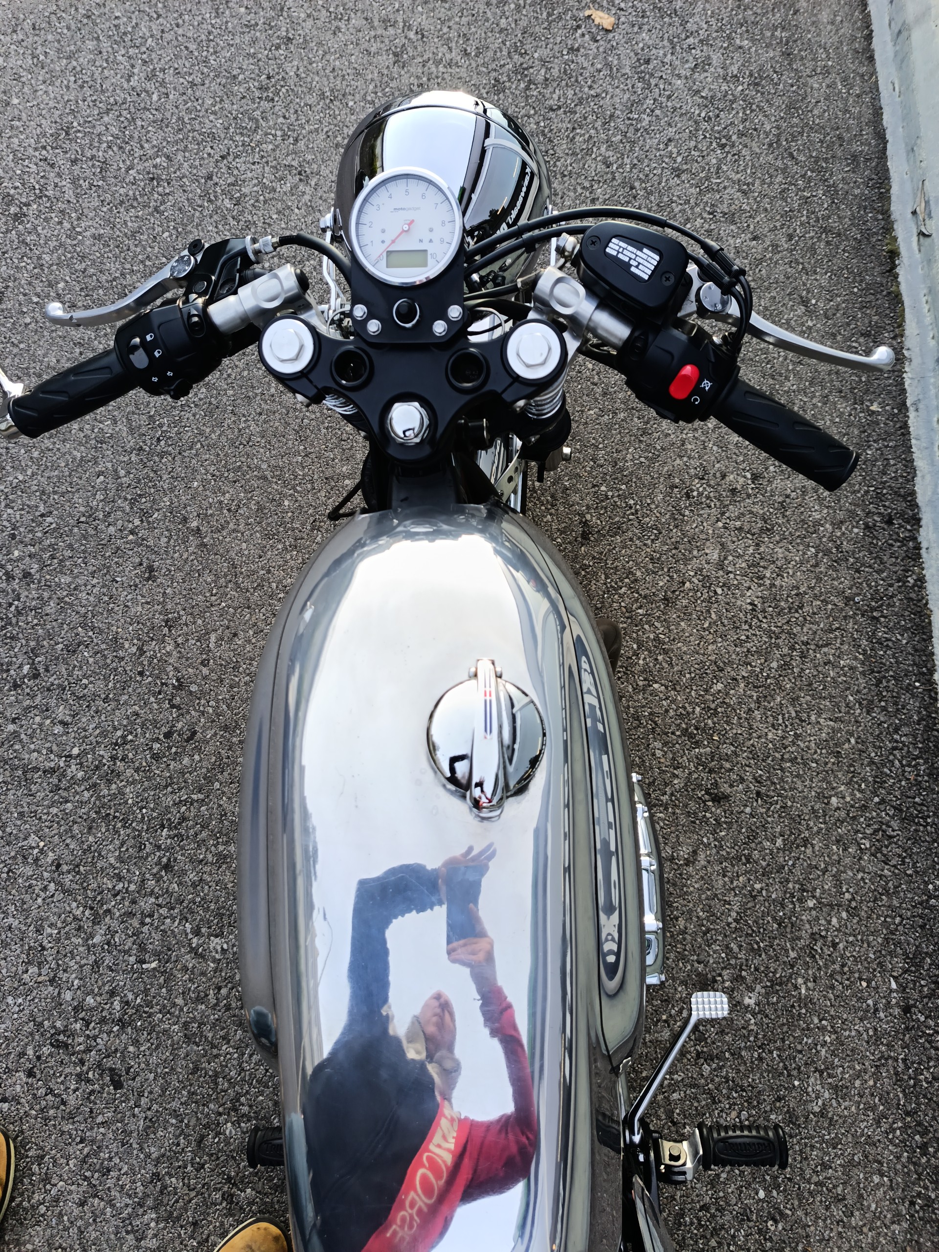 TRIUMPH Bonneville 900 i T 100-image-7