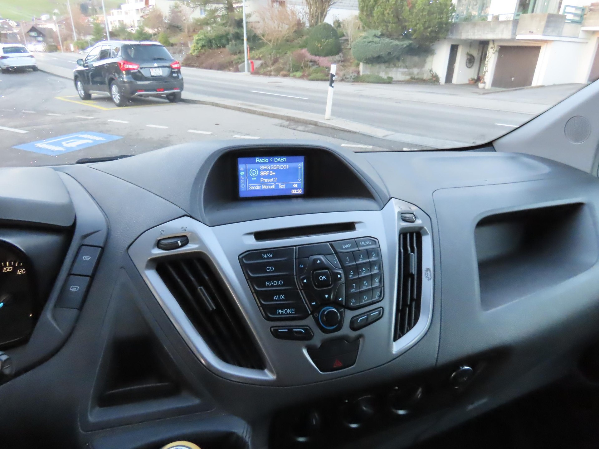 FORD Transit C Van 310 L1 2.2 TDCi 100 Ambiente-image-9