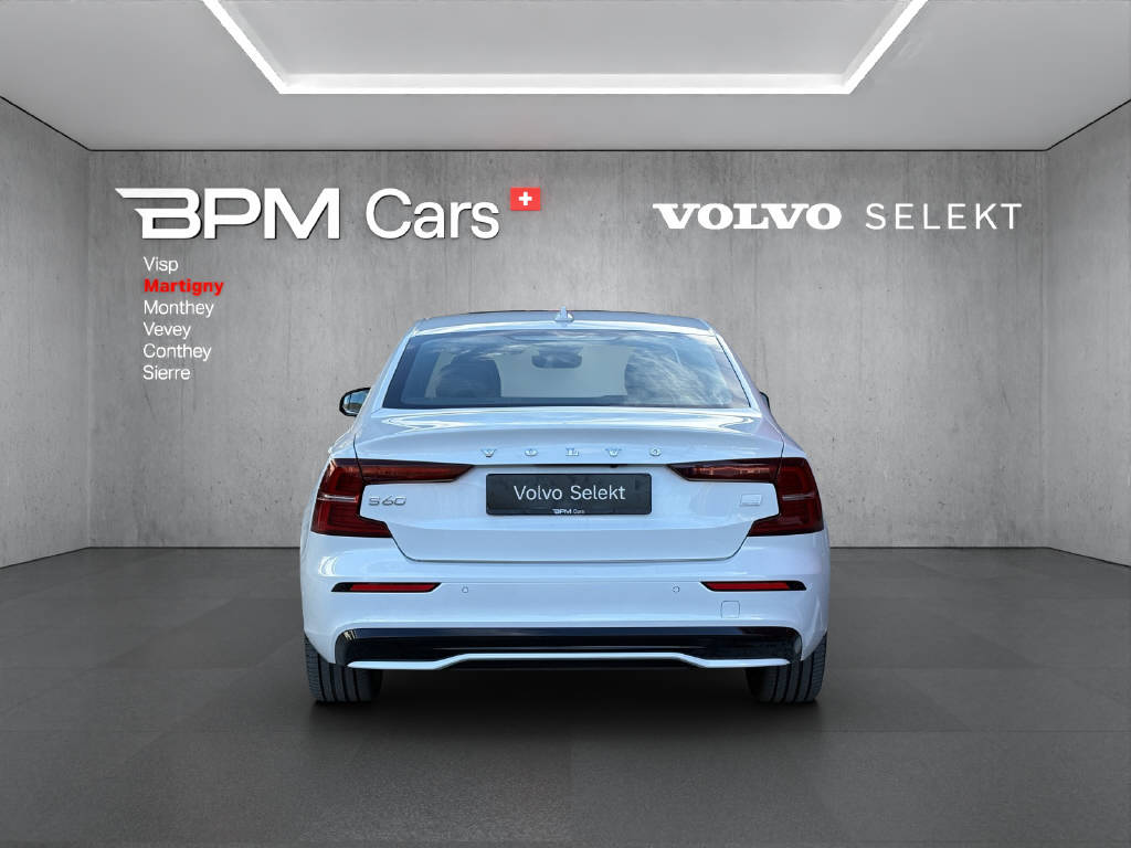 VOLVO S60 2.0 T8 TE Ultimate Dark eAWD-image-4