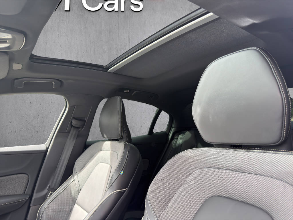 VOLVO S60 2.0 T8 TE Ultimate Dark eAWD-image-13