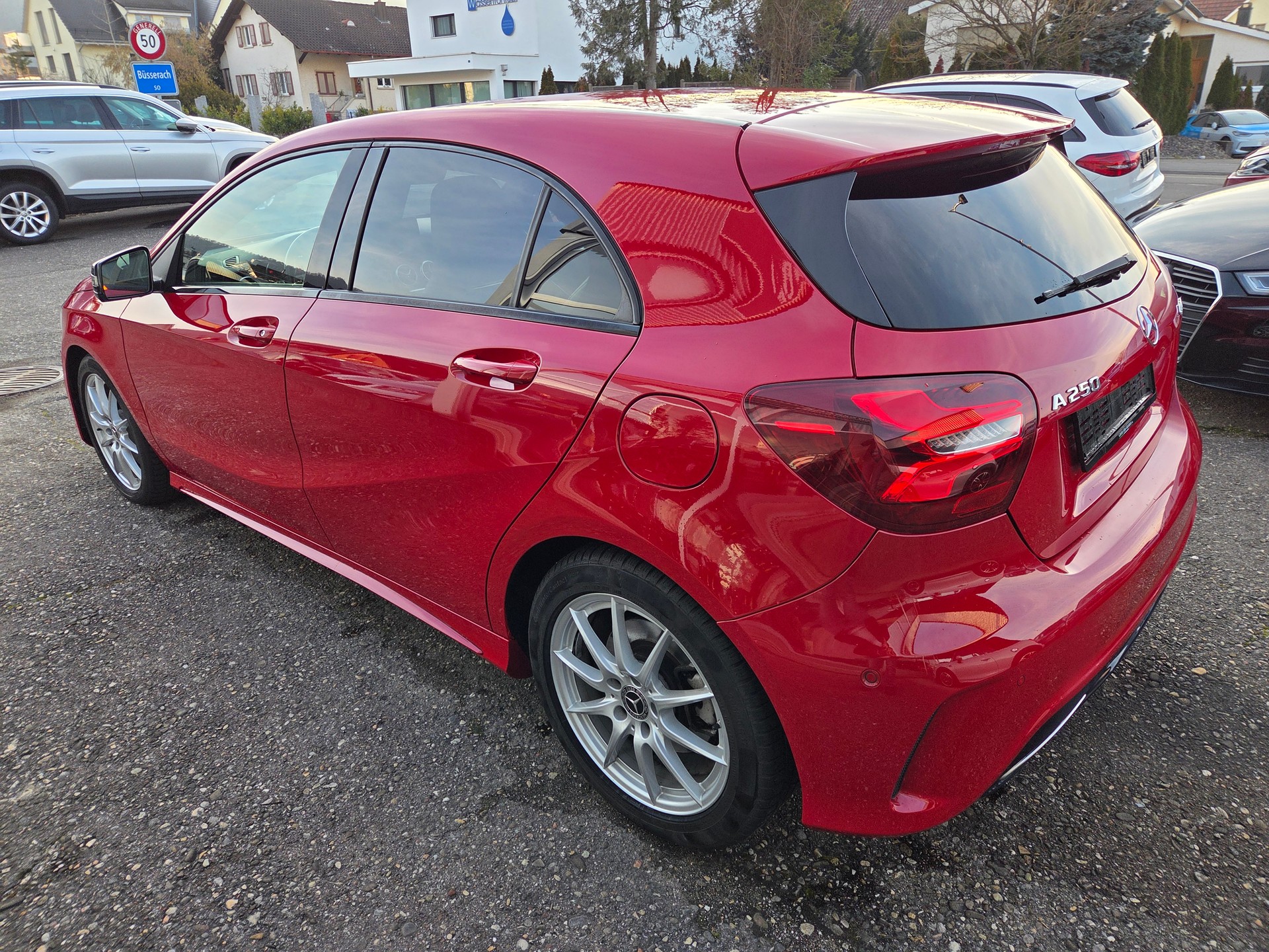 MERCEDES-BENZ A 250 Active Star 4Matic 7G-DCT-image-3