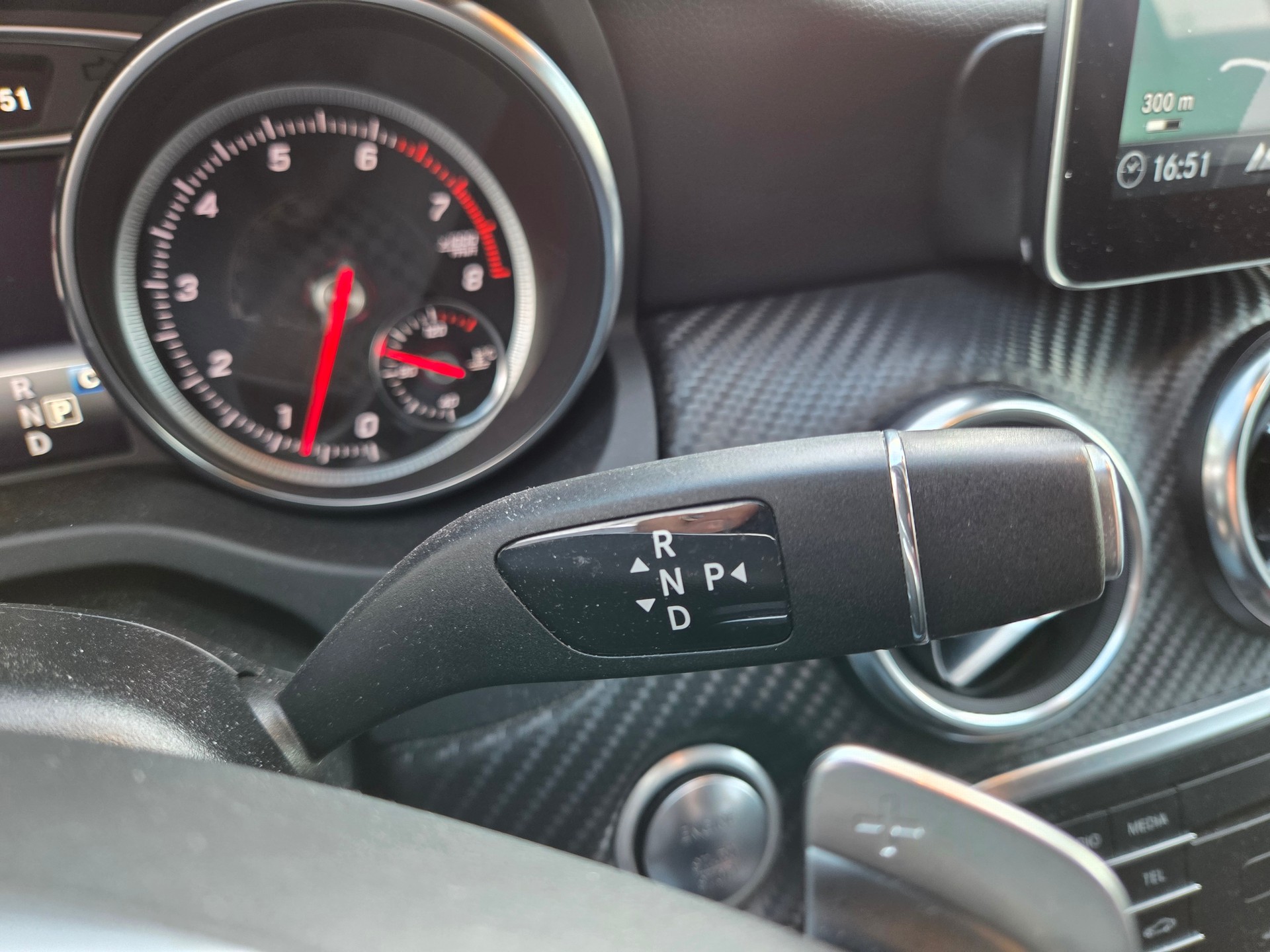 MERCEDES-BENZ A 250 Active Star 4Matic 7G-DCT-image-16