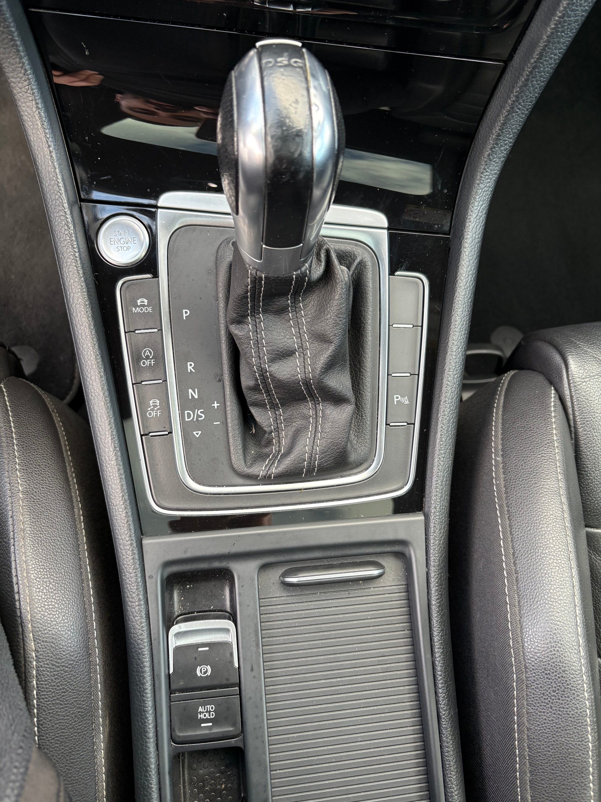 VW Golf 2.0 TSI R 4Motion DSG-image-18