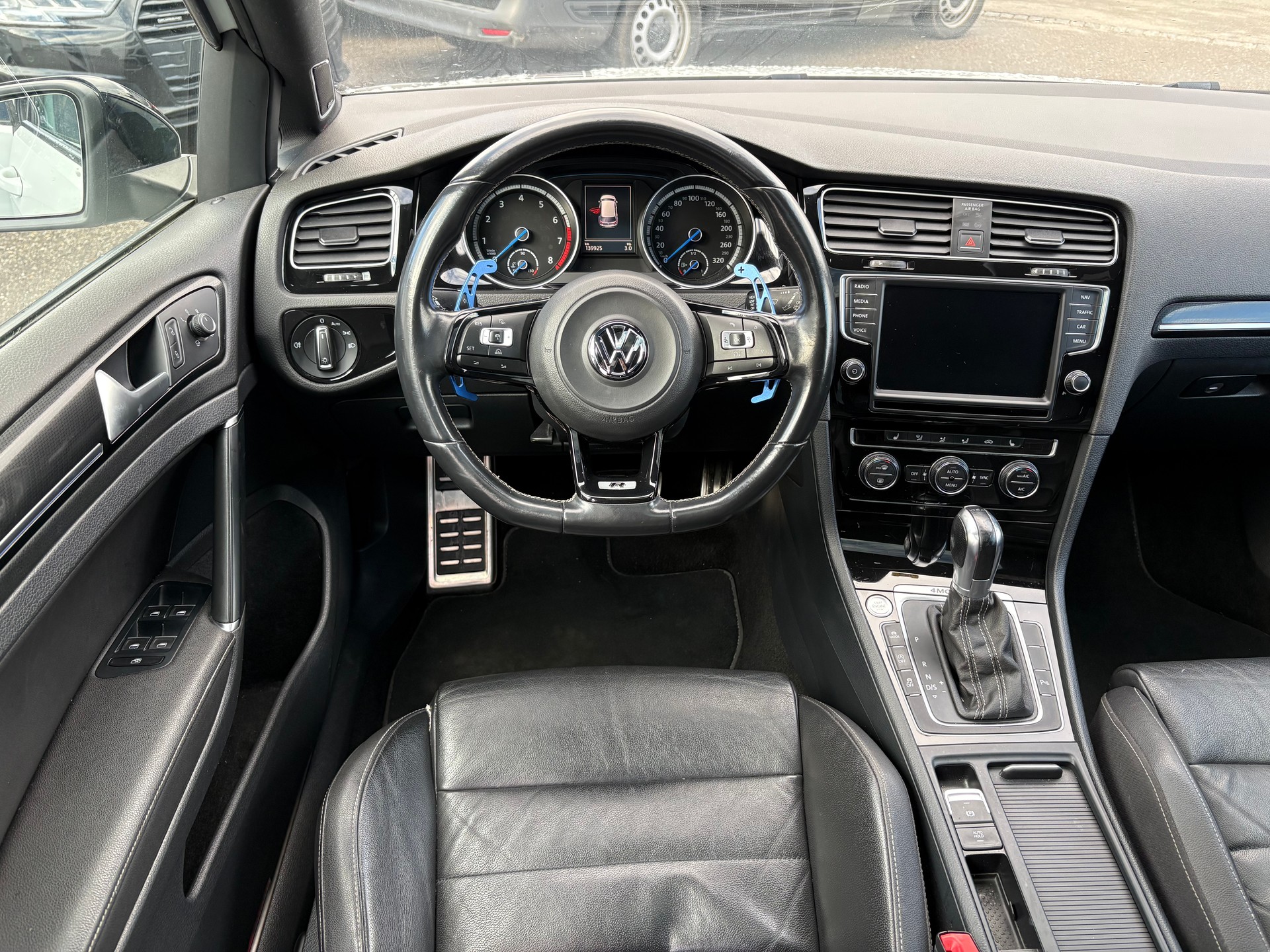VW Golf 2.0 TSI R 4Motion DSG-image-12