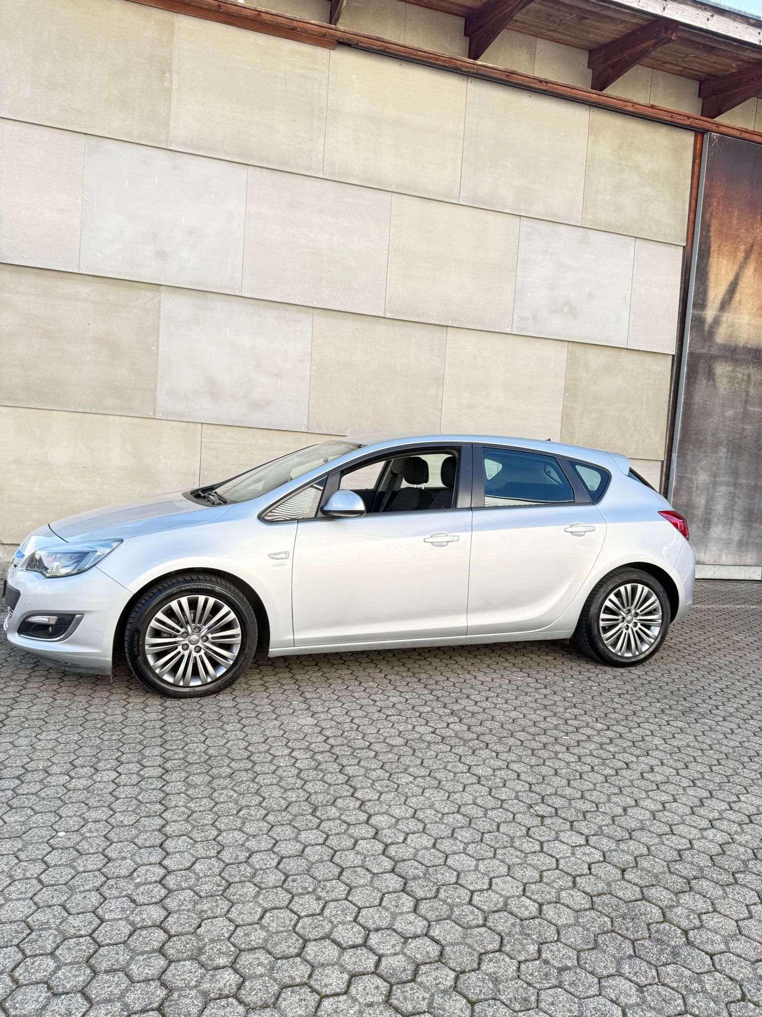 OPEL Astra 1.4i 16V Turbo Sport-image-2