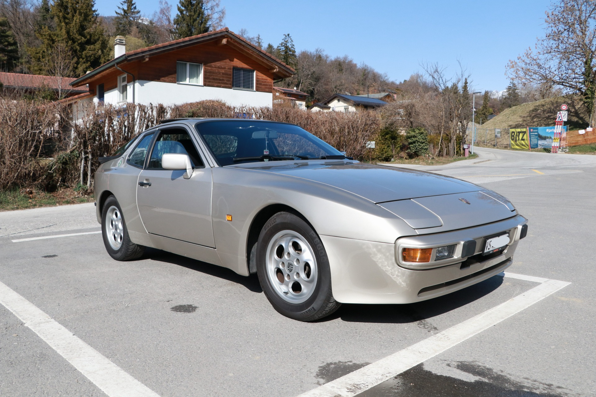 PORSCHE 944