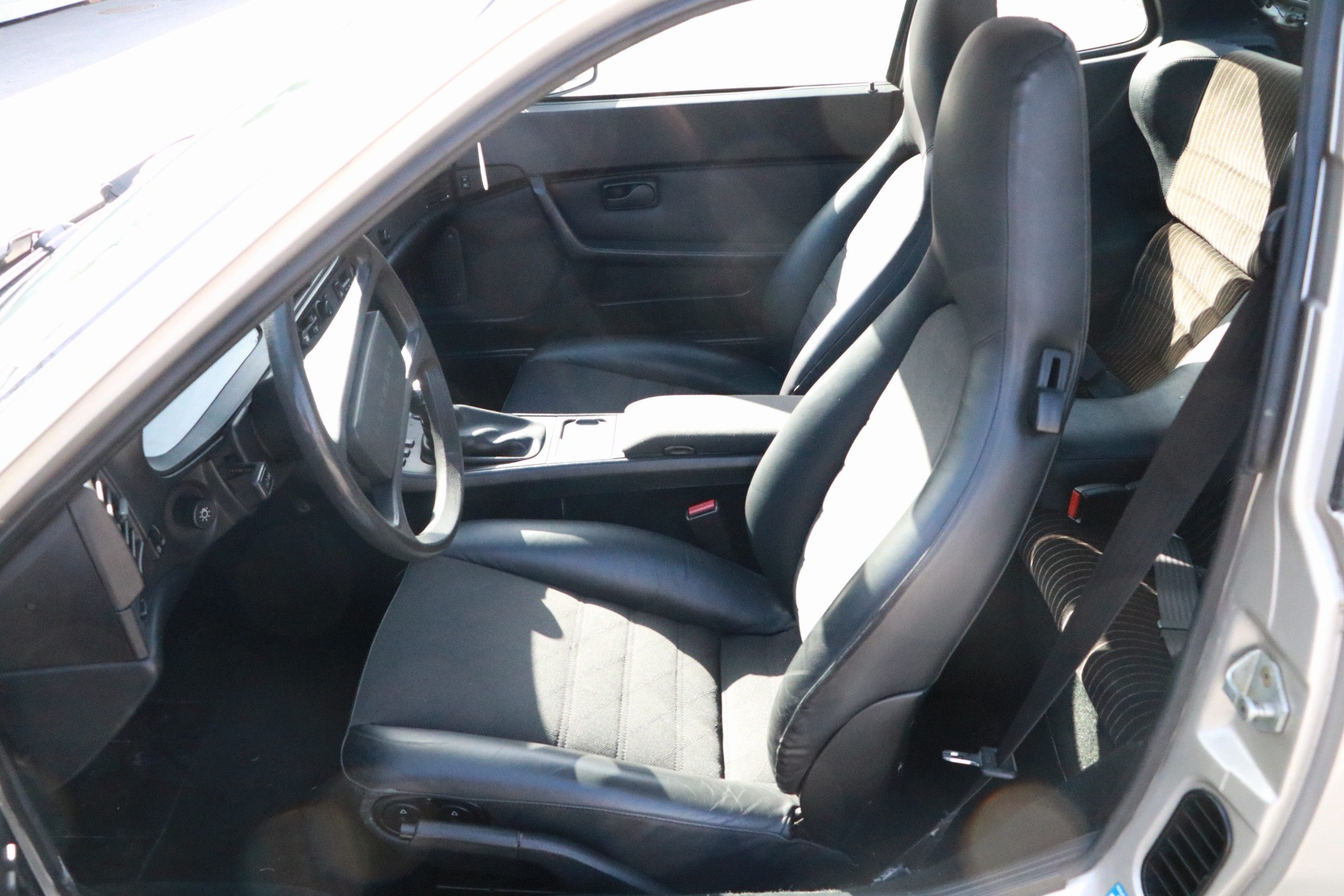 PORSCHE 944-image-6