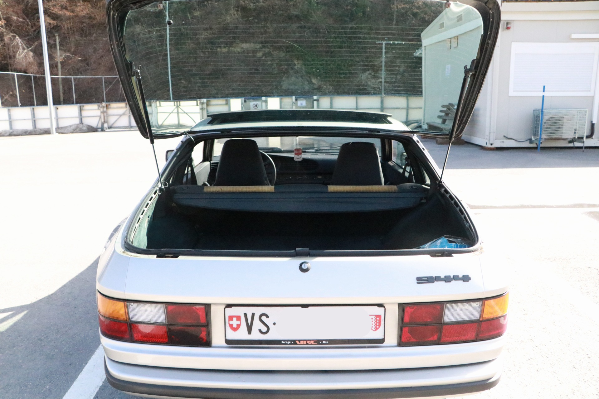 PORSCHE 944-image-7