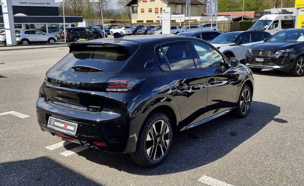 PEUGEOT 208 1.2 Hybrid Allure Premium-image-1