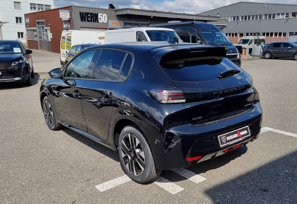 PEUGEOT 208 1.2 Hybrid Allure Premium-image-2