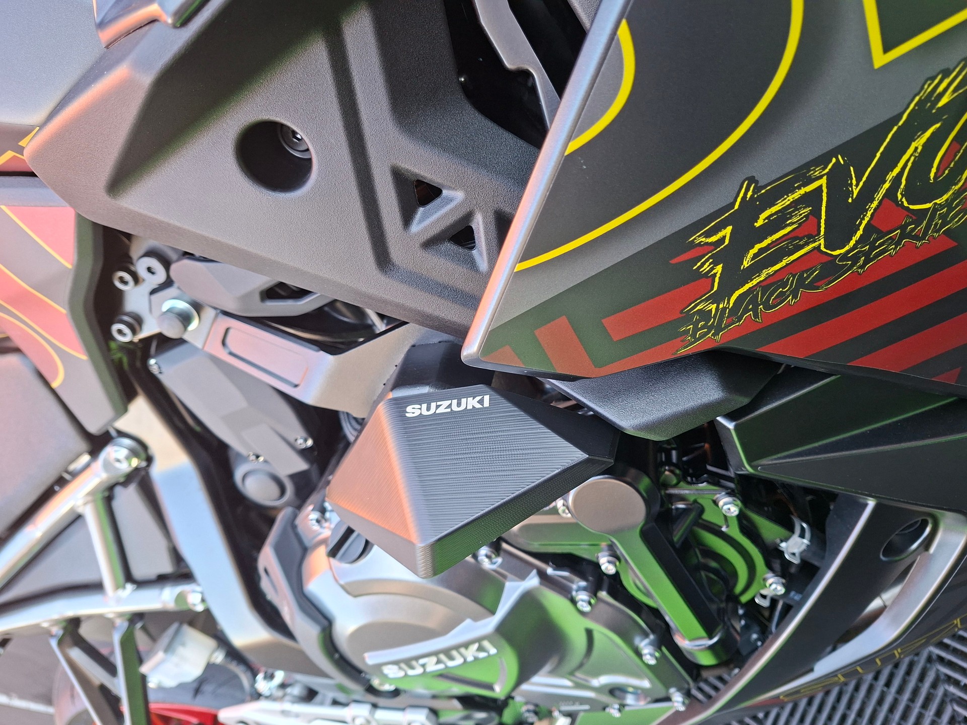 SUZUKI GSX 8 R EVO (35kW)-image-9