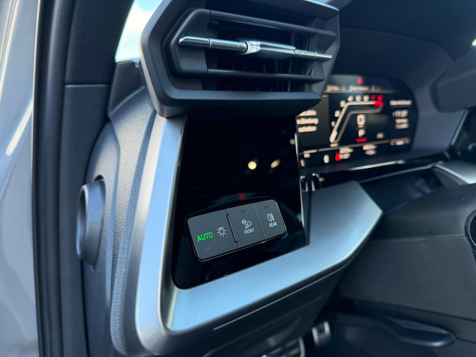 AUDI RS3 Limousine 2.5 TSI quattro S-tronic-image-13