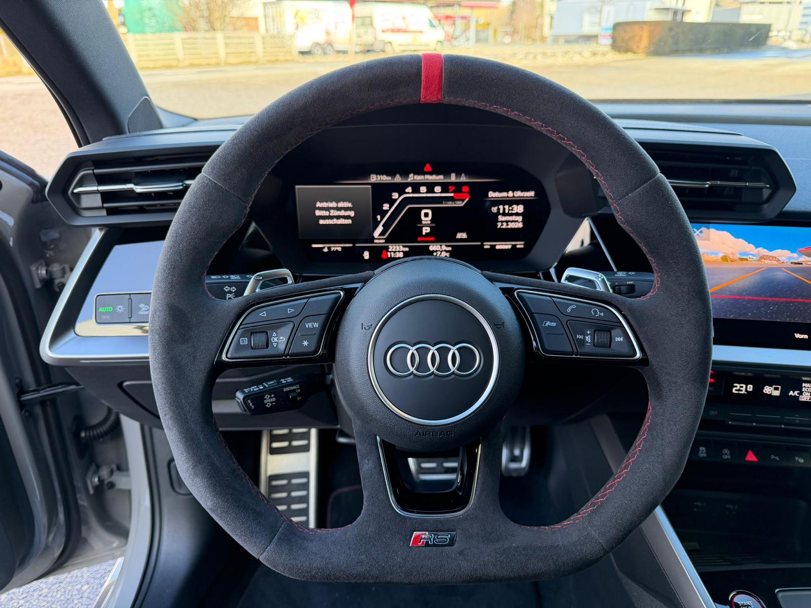 AUDI RS3 Limousine 2.5 TSI quattro S-tronic-image-14