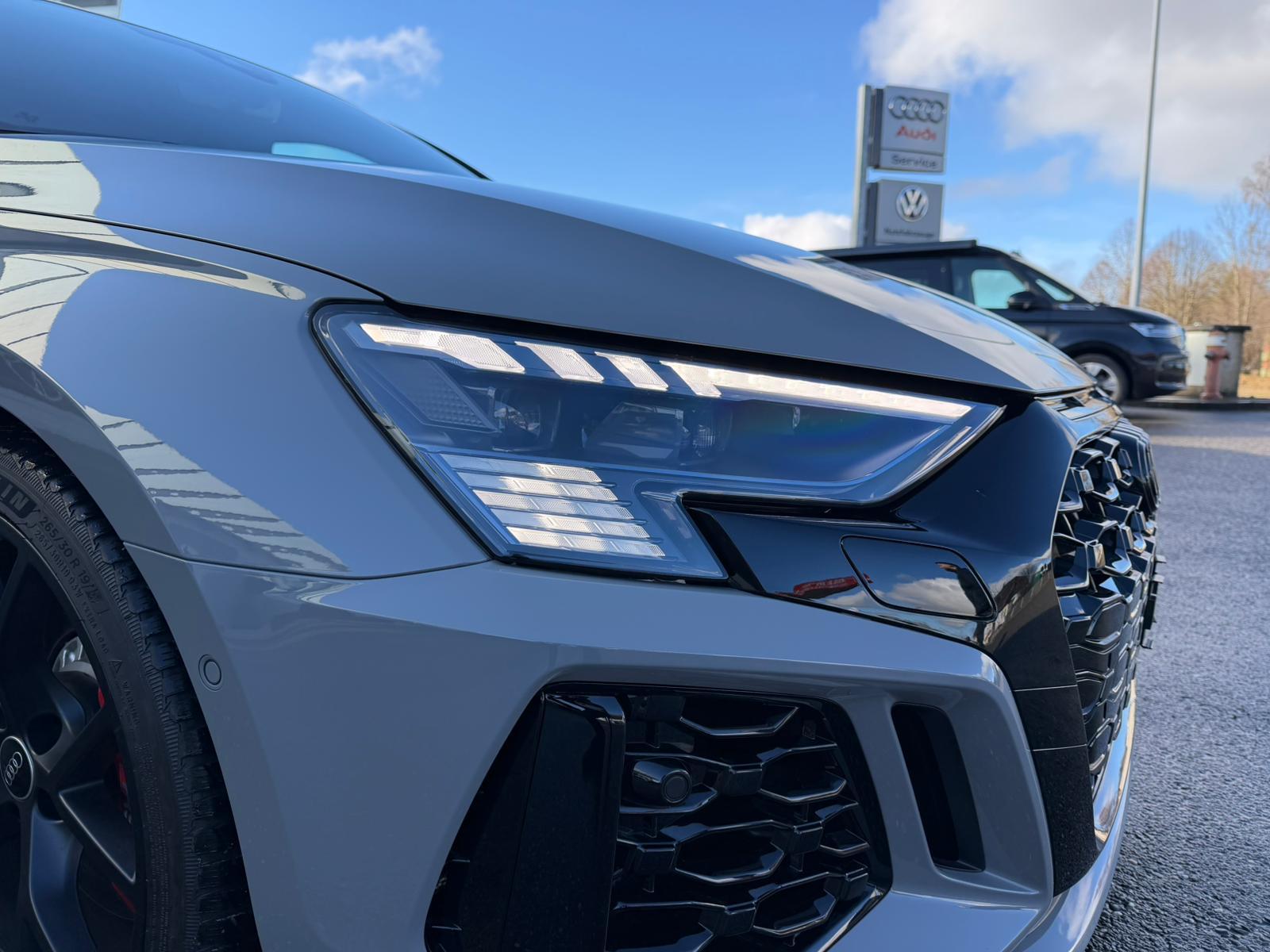 AUDI RS3 Limousine 2.5 TSI quattro S-tronic-image-8