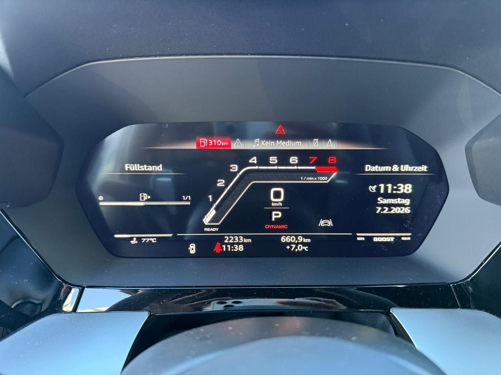 AUDI RS3 Limousine 2.5 TSI quattro S-tronic-image-15