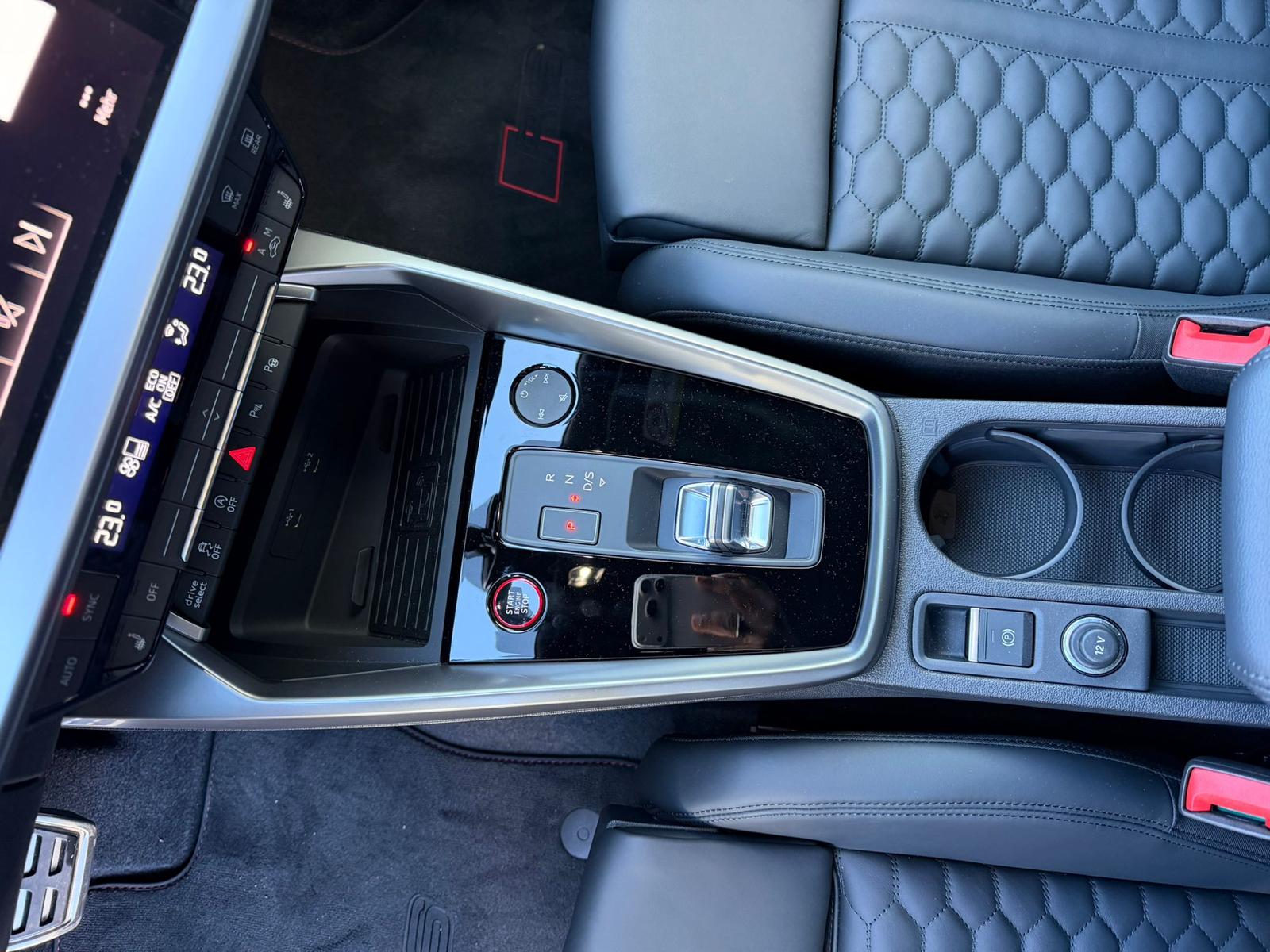 AUDI RS3 Limousine 2.5 TSI quattro S-tronic-image-21