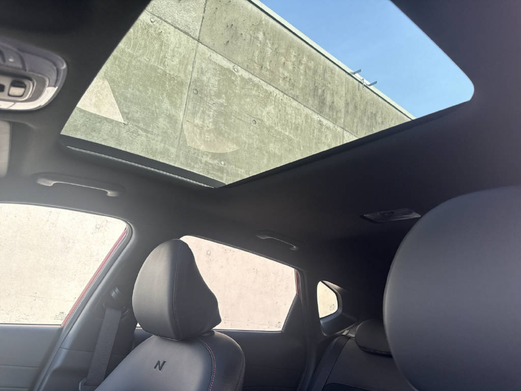 HYUNDAI Kona 1.6 GDi Hybrid N-Line-image-11