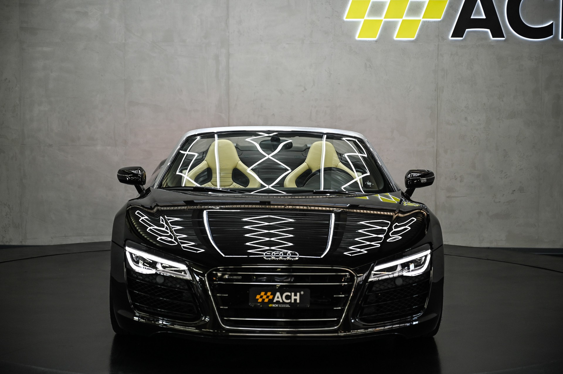 AUDI R8 Spyder 5.2 FSI V10 quattro-showroom-element-1