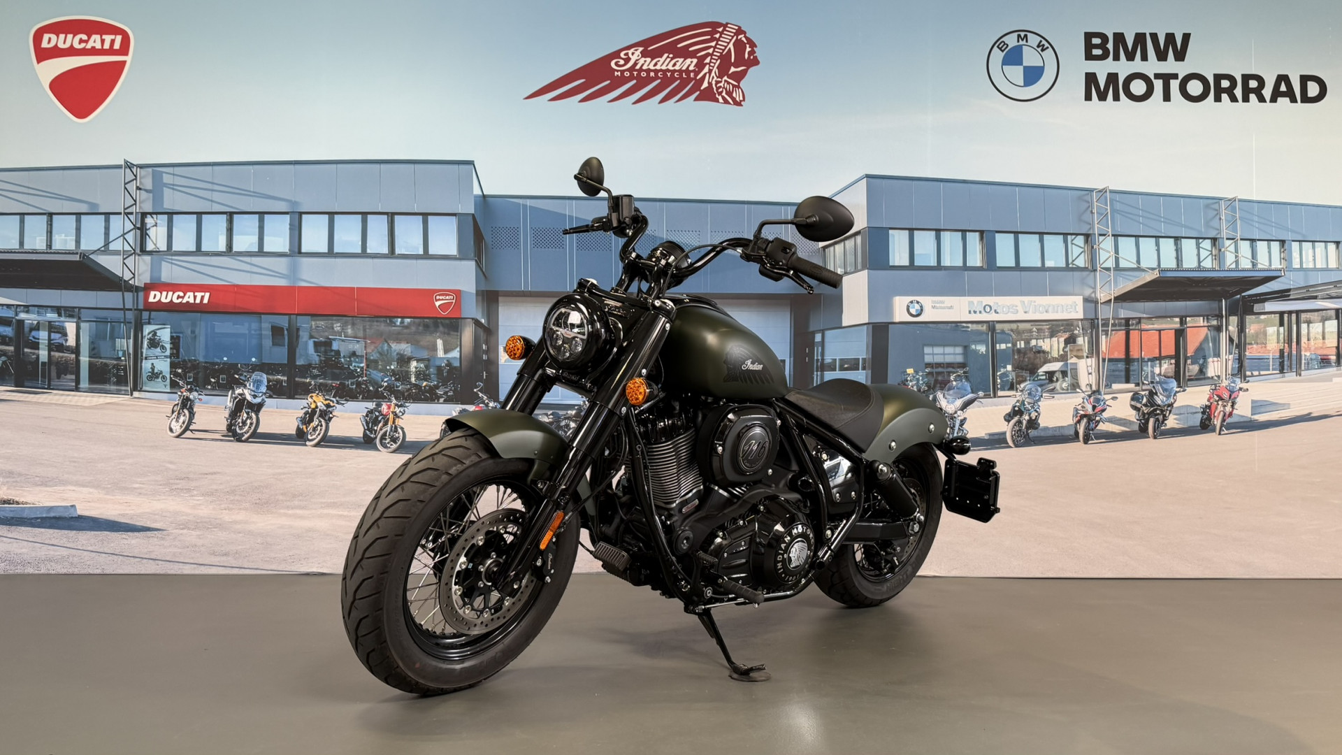 INDIAN Chief Bobber Dark Horse-showroom-element-2