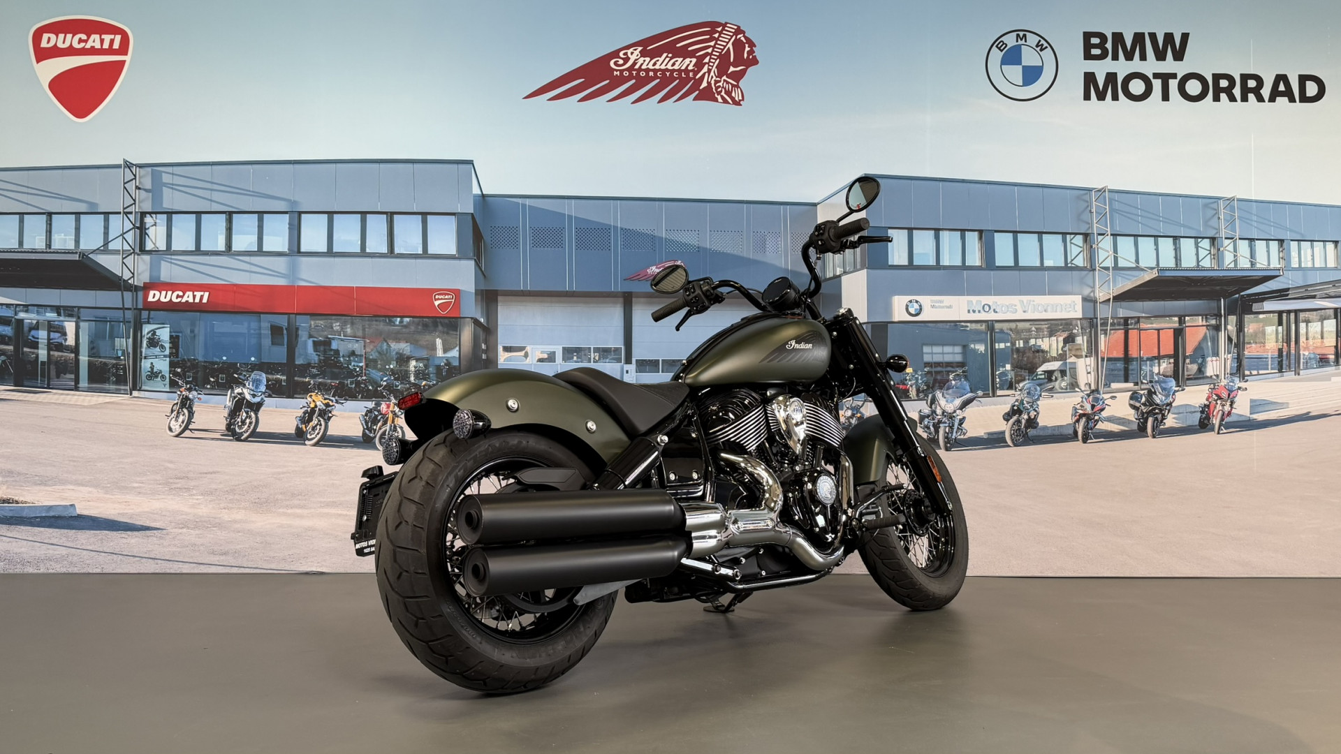 INDIAN Chief Bobber Dark Horse-image-4
