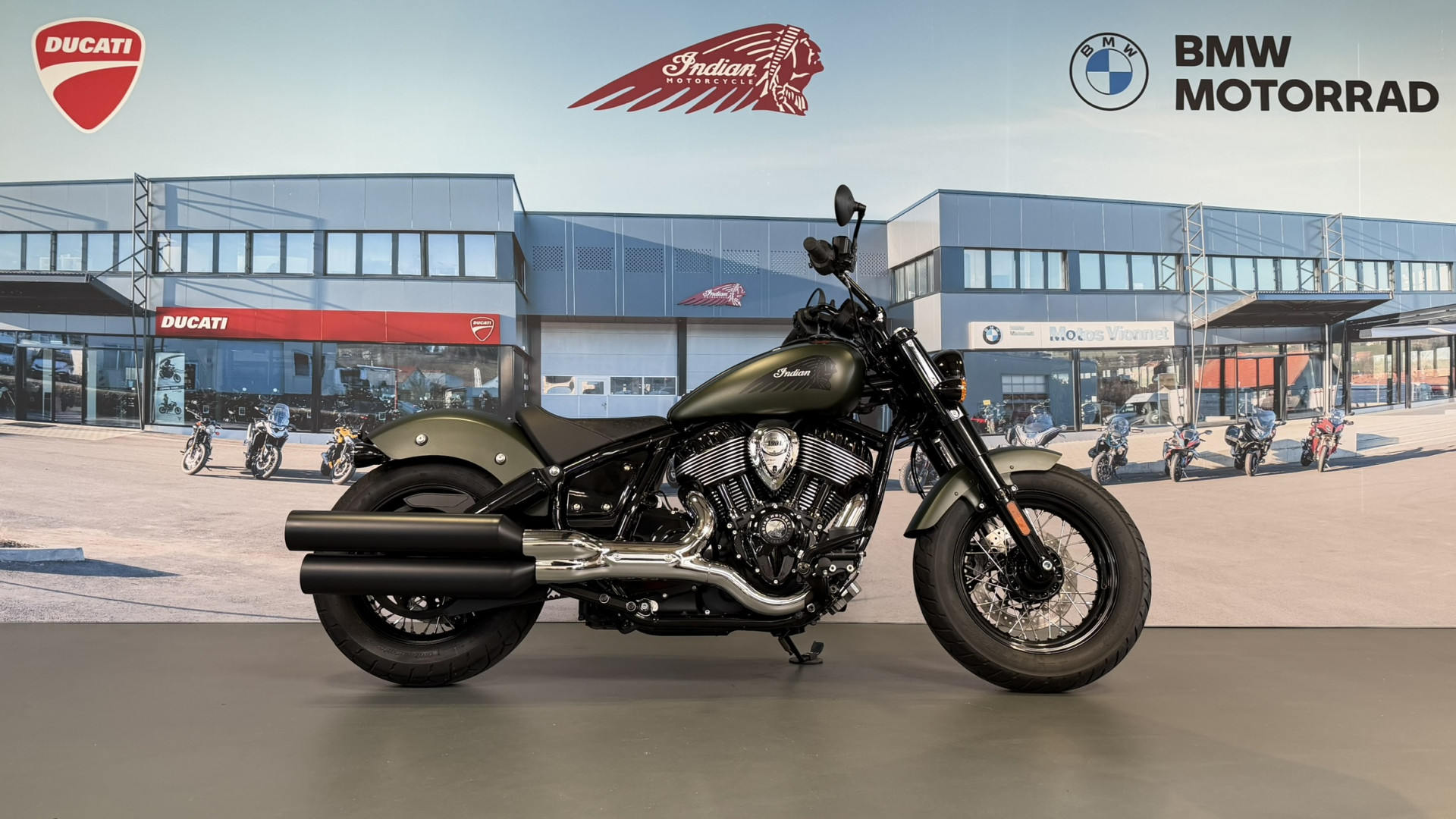 INDIAN Chief Bobber Dark Horse-image-5
