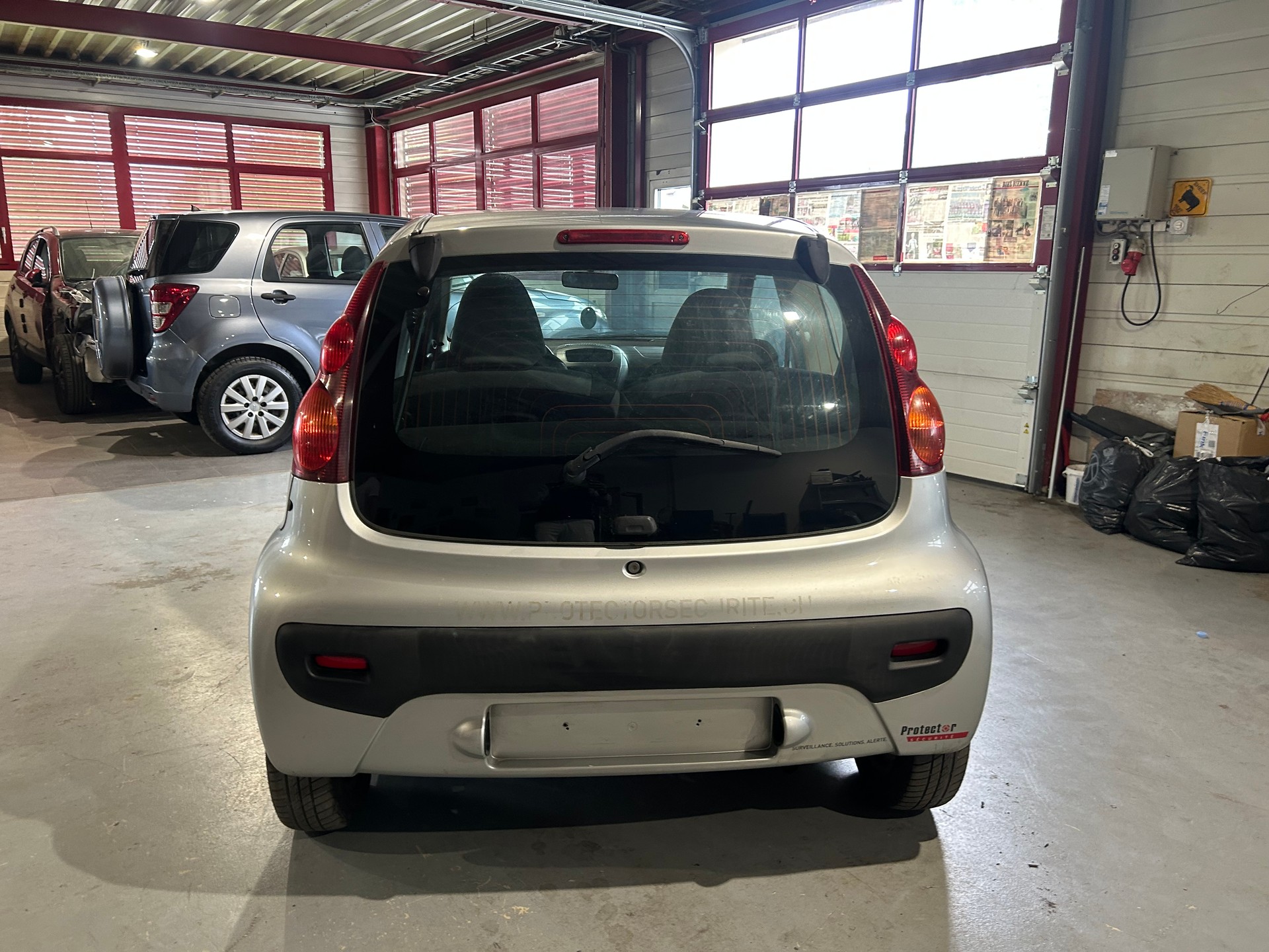 PEUGEOT 107 1.0 Active-image-7