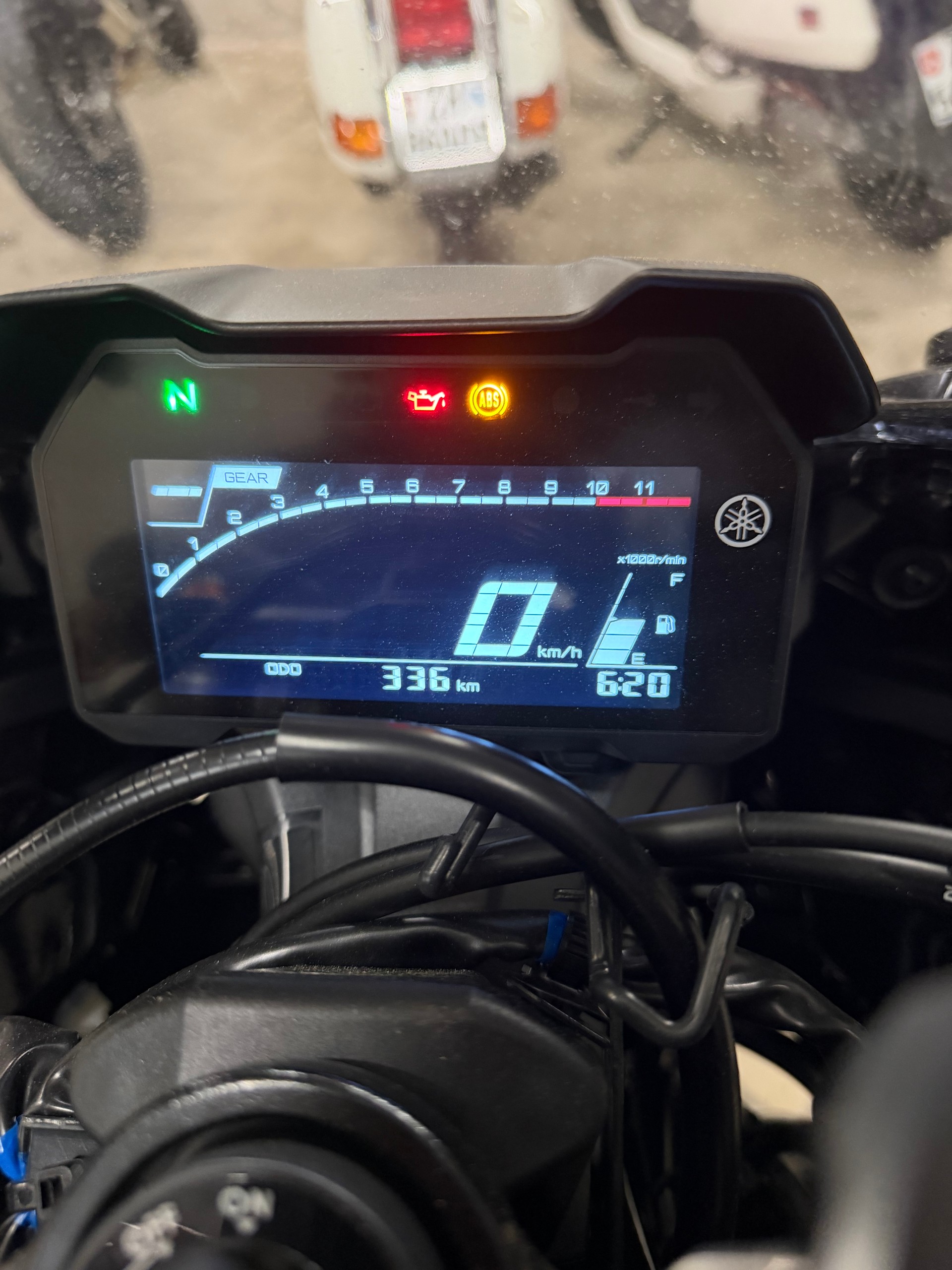 YAMAHA R7-image-2