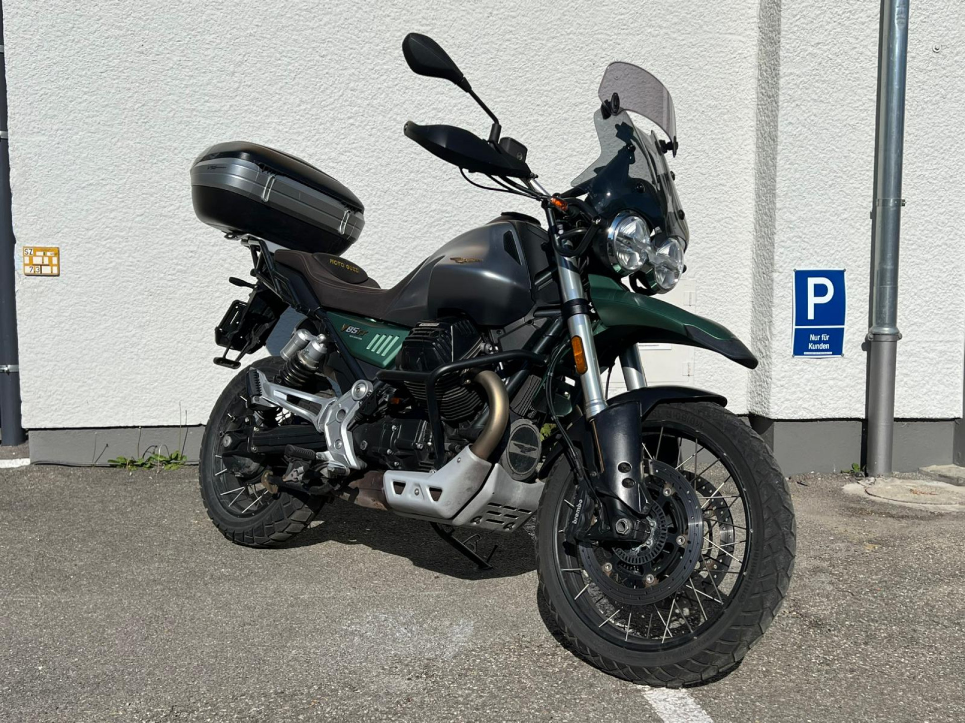 MOTO GUZZI V85 TT Centenario-image-4