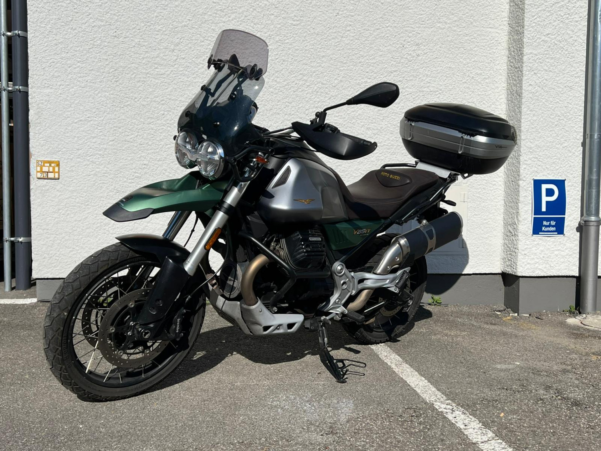 MOTO GUZZI V85 TT Centenario-image-5