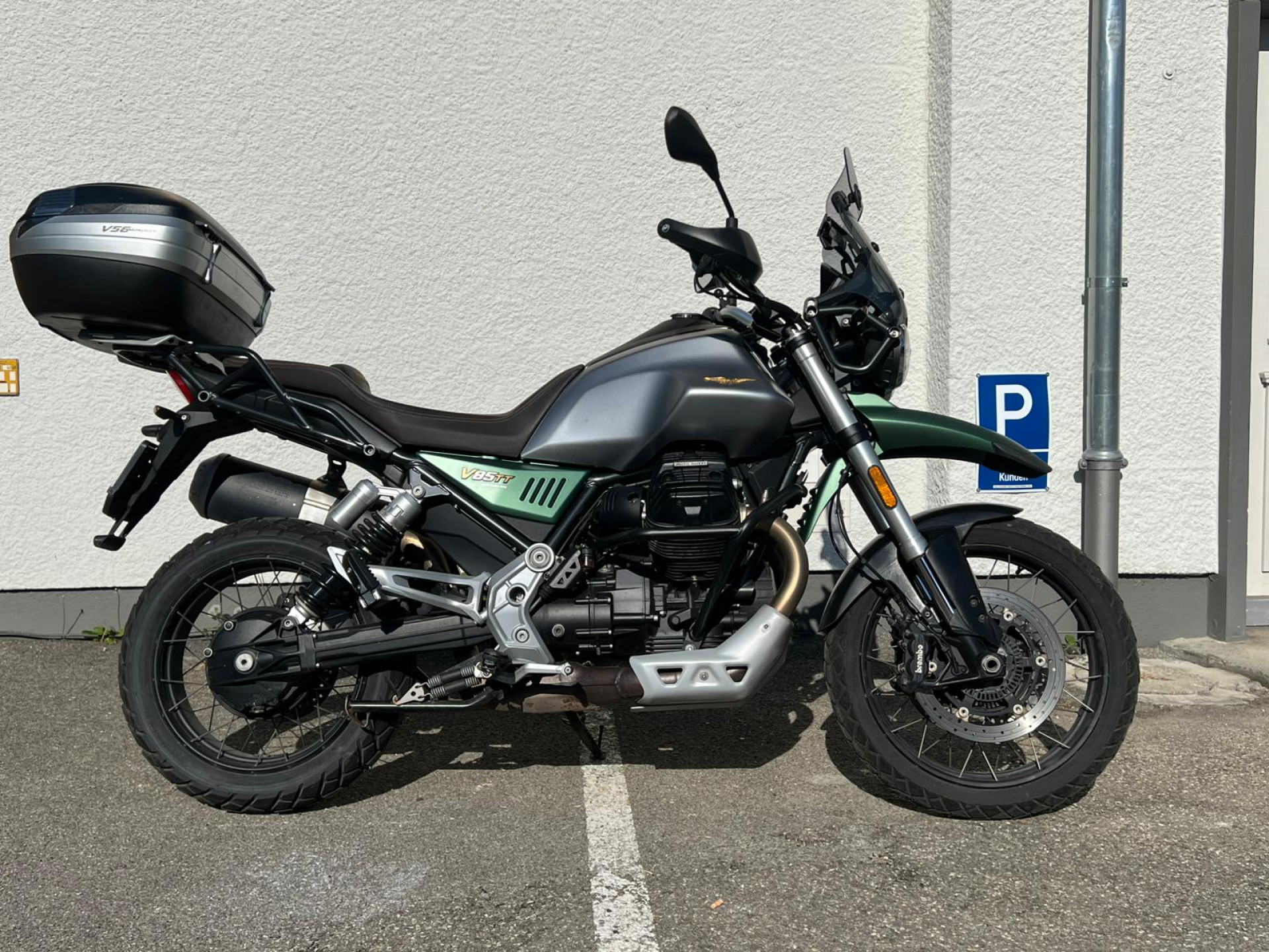 MOTO GUZZI V85 TT Centenario-image-6