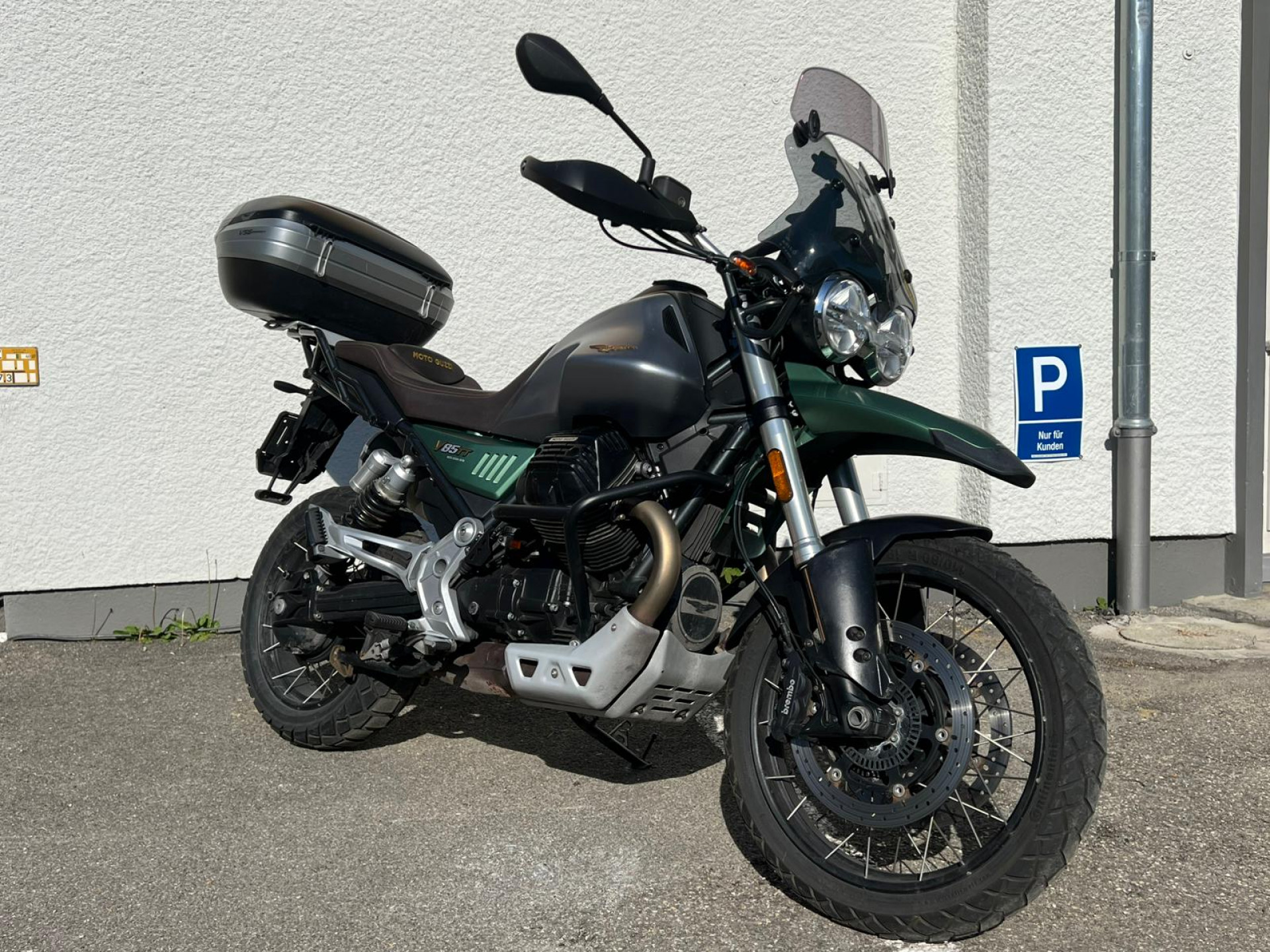 MOTO GUZZI V85 TT Centenario-image-0