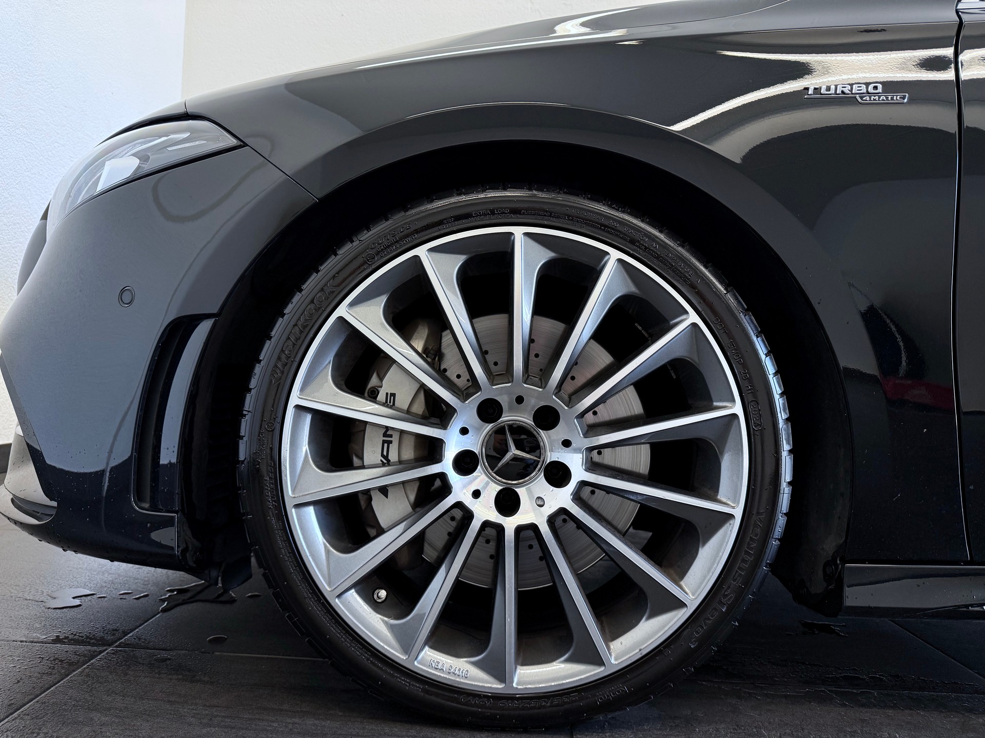 MERCEDES-BENZ A 35 AMG 4Matic Speedshift-image-5
