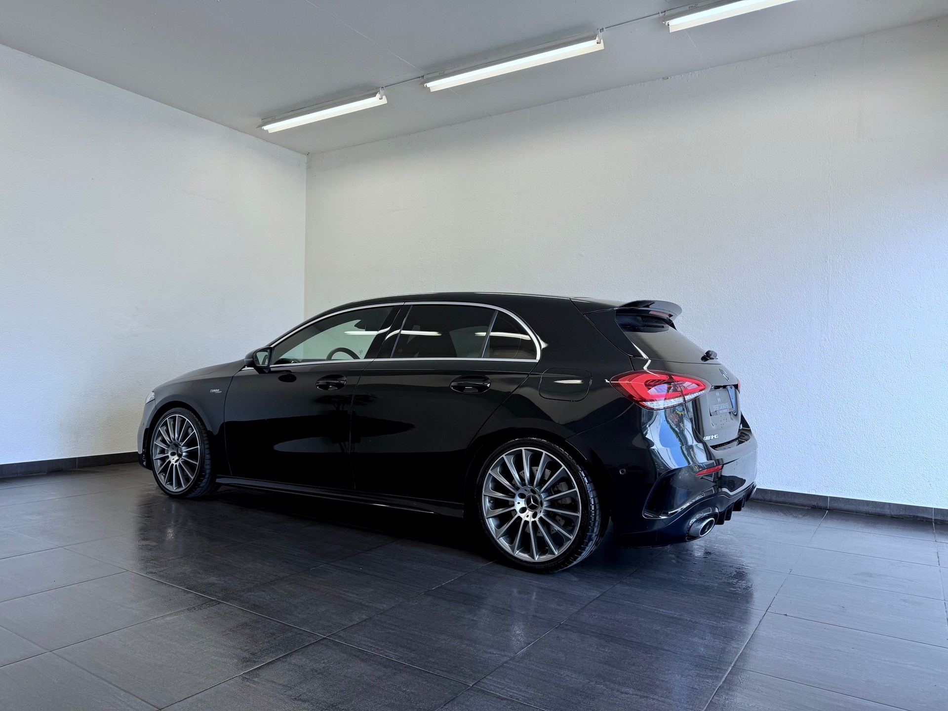 MERCEDES-BENZ A 35 AMG 4Matic Speedshift-image-8