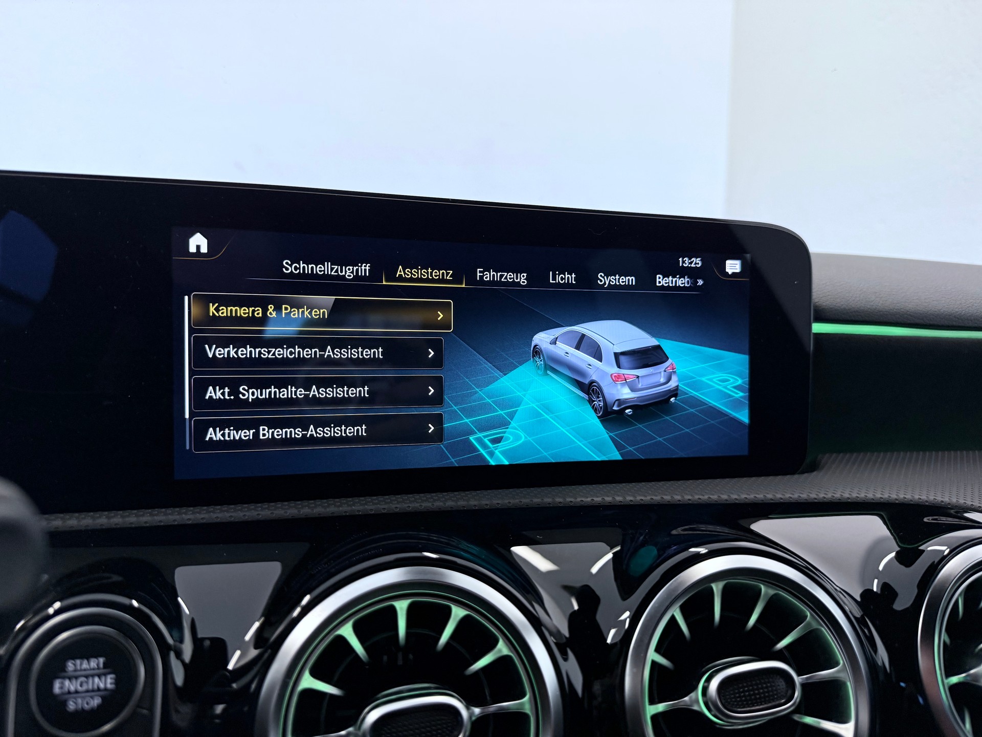 MERCEDES-BENZ A 35 AMG 4Matic Speedshift-image-23