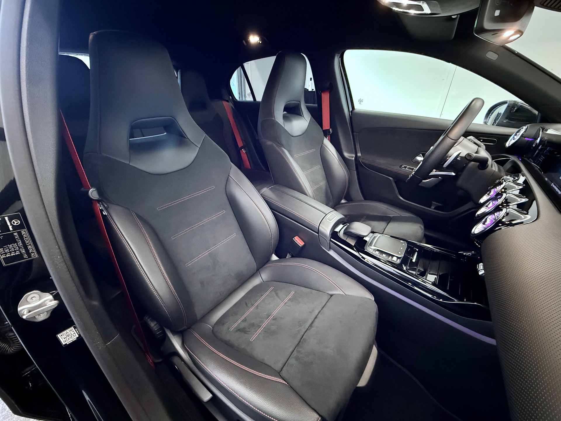 MERCEDES-BENZ A 35 AMG 4Matic Speedshift-image-20