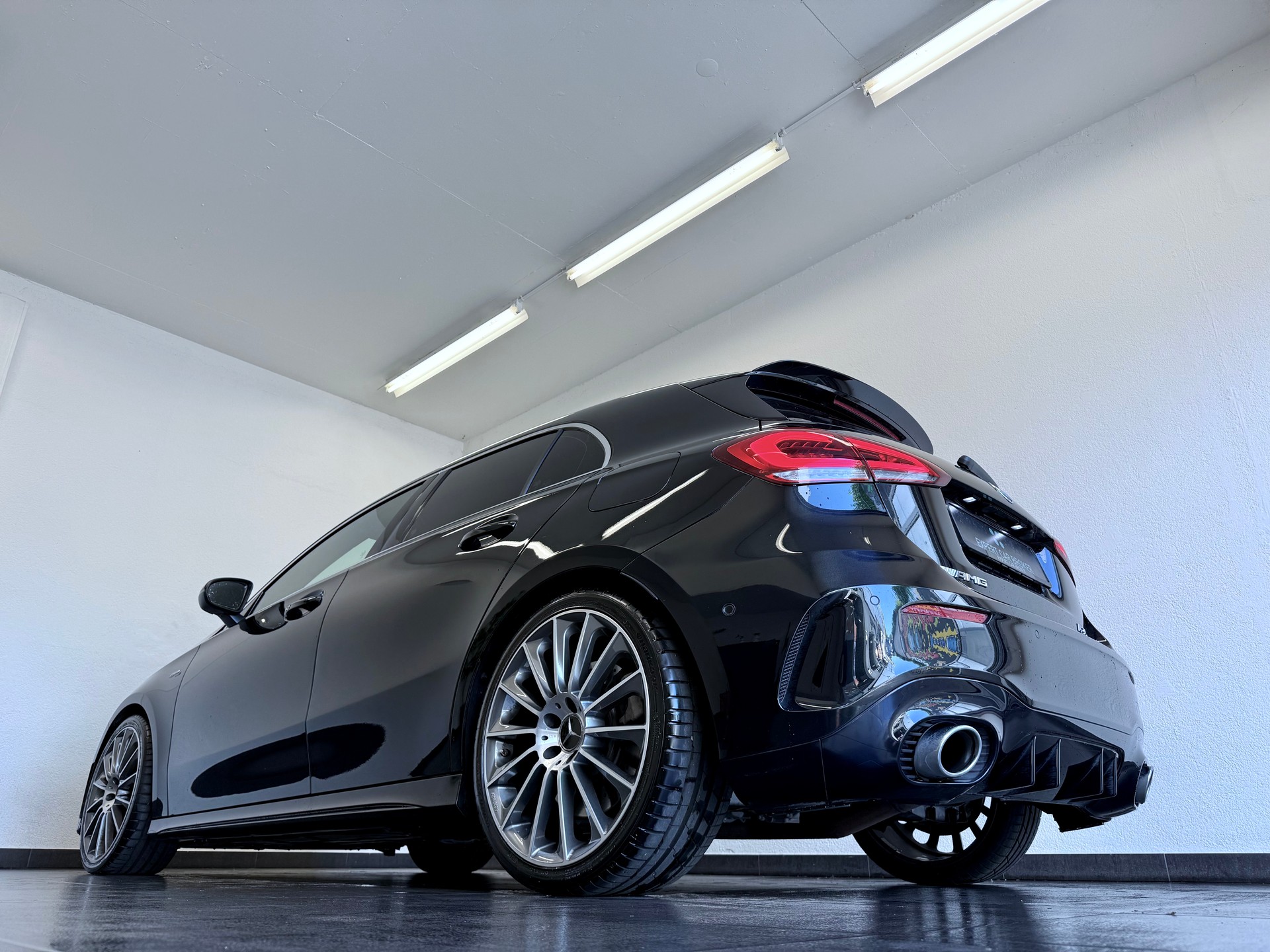 MERCEDES-BENZ A 35 AMG 4Matic Speedshift-image-9