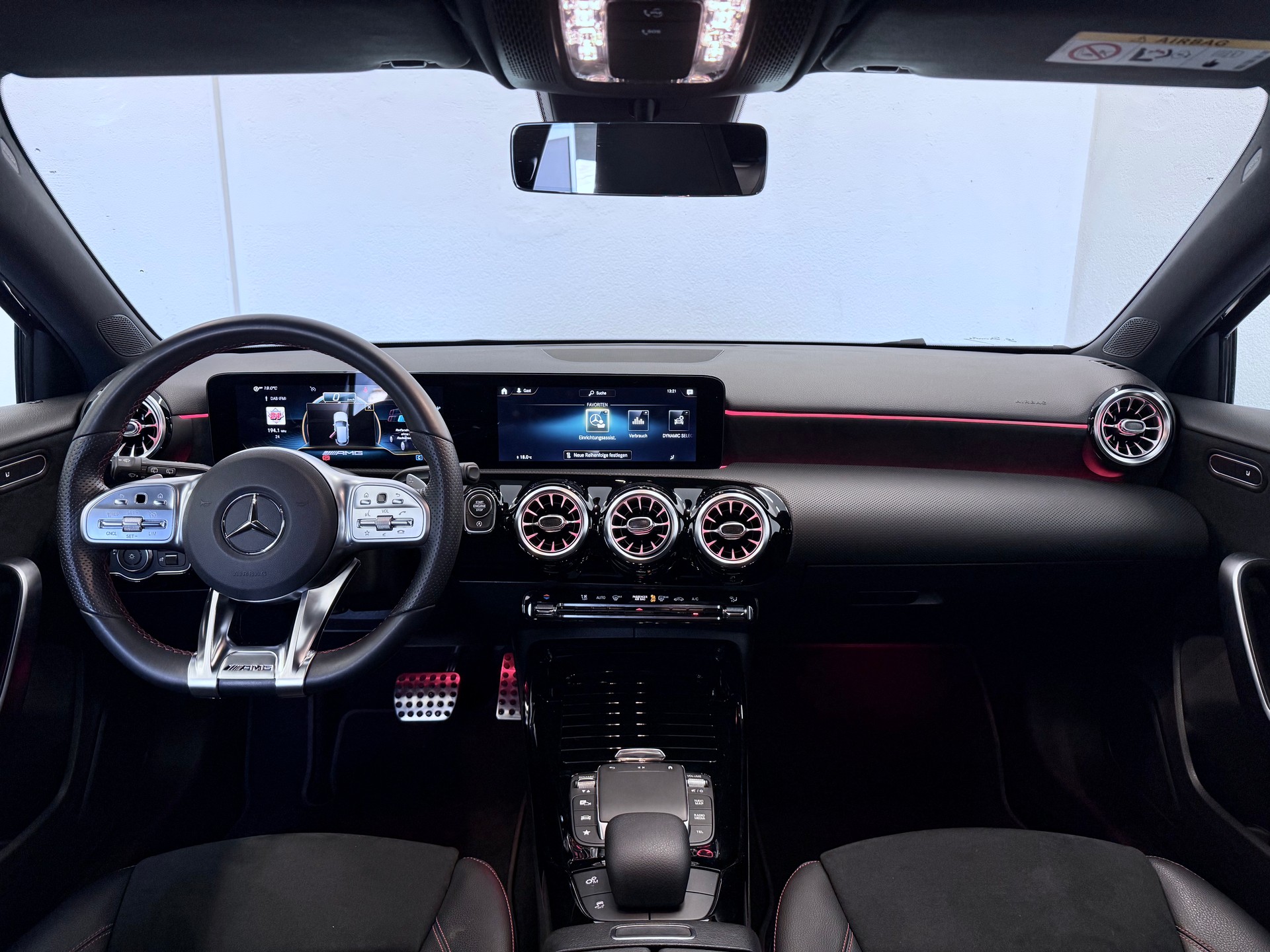 MERCEDES-BENZ A 35 AMG 4Matic Speedshift-image-12
