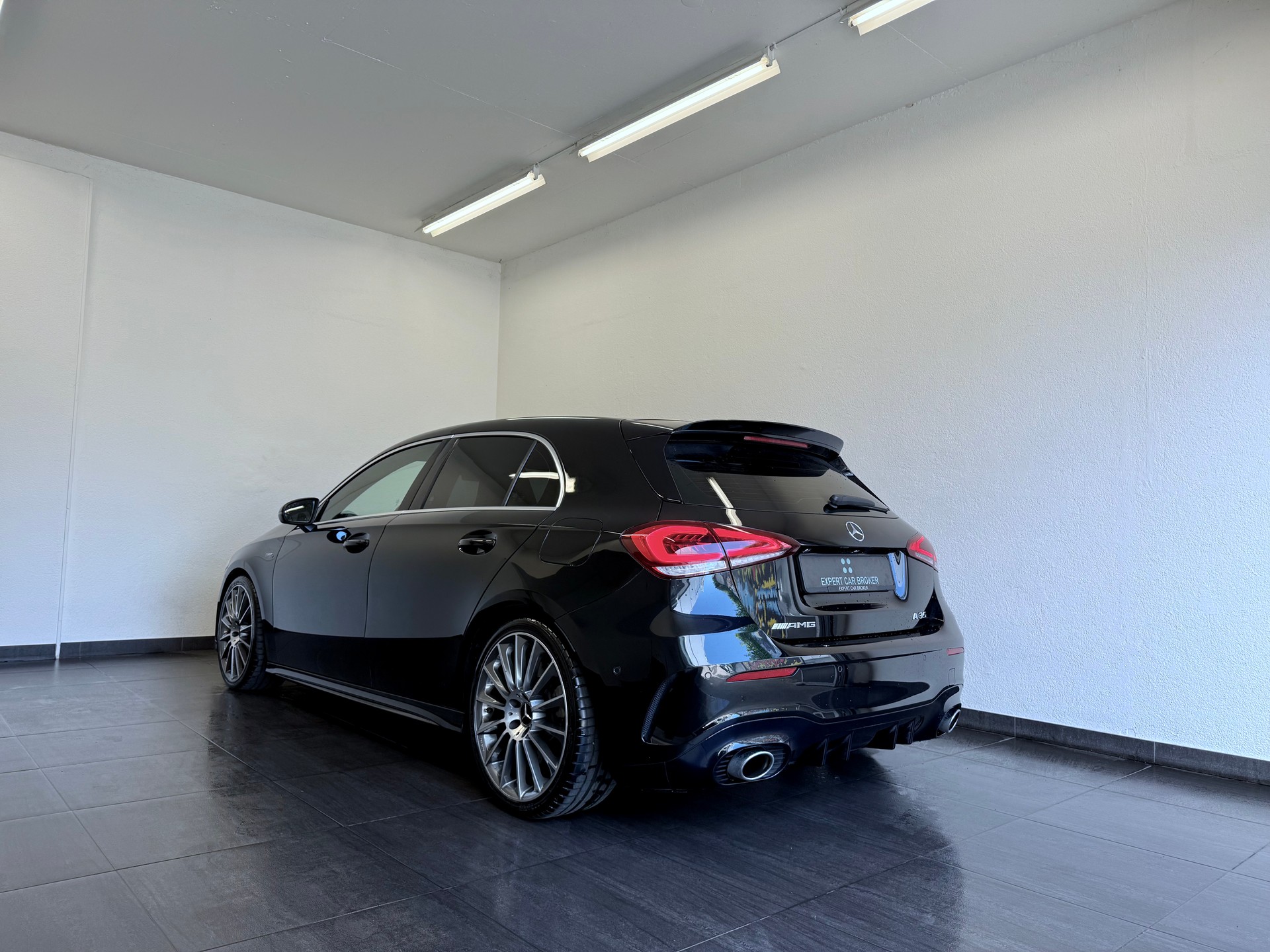 MERCEDES-BENZ A 35 AMG 4Matic Speedshift-image-7