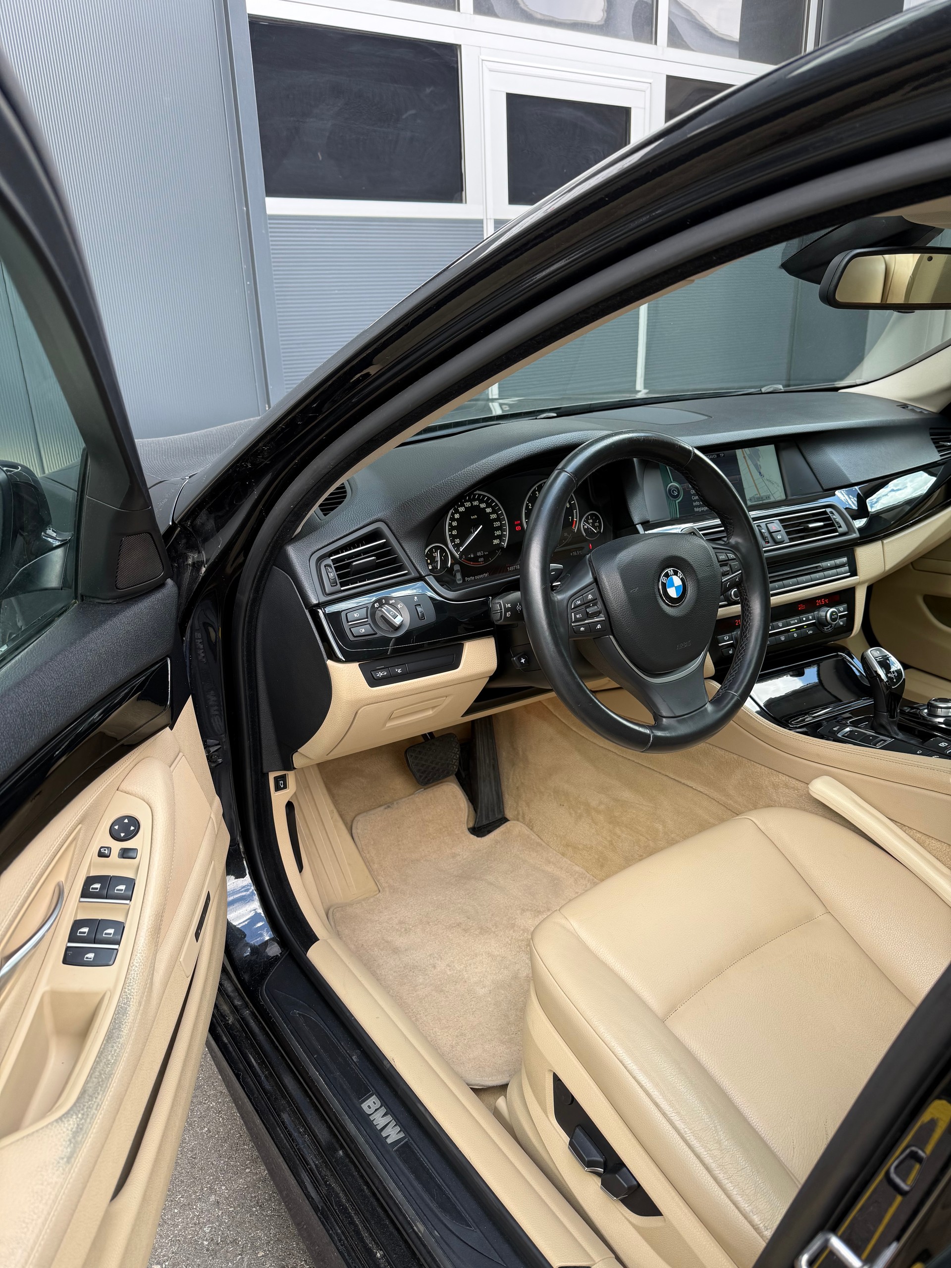 BMW 535i Pack-M Steptronic-image-12