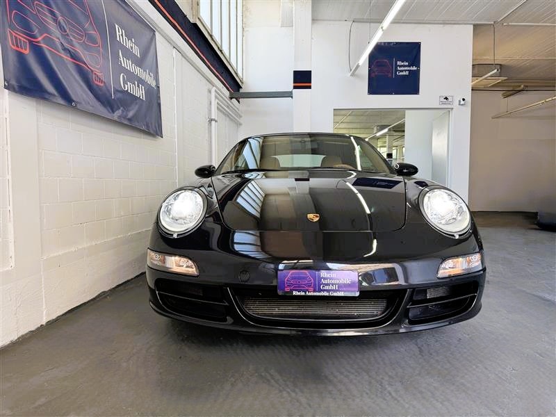 PORSCHE 911 Cabrio Carrera 4S-image-1