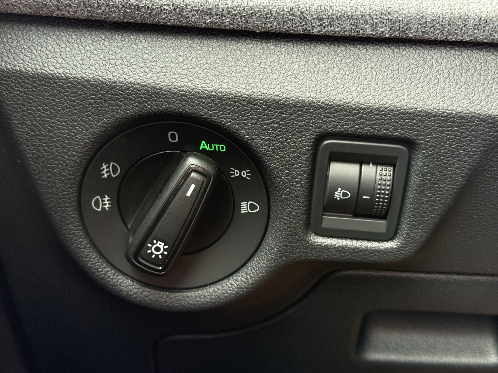 SKODA Kamiq 1.5 TSI Selection DSG-image-20