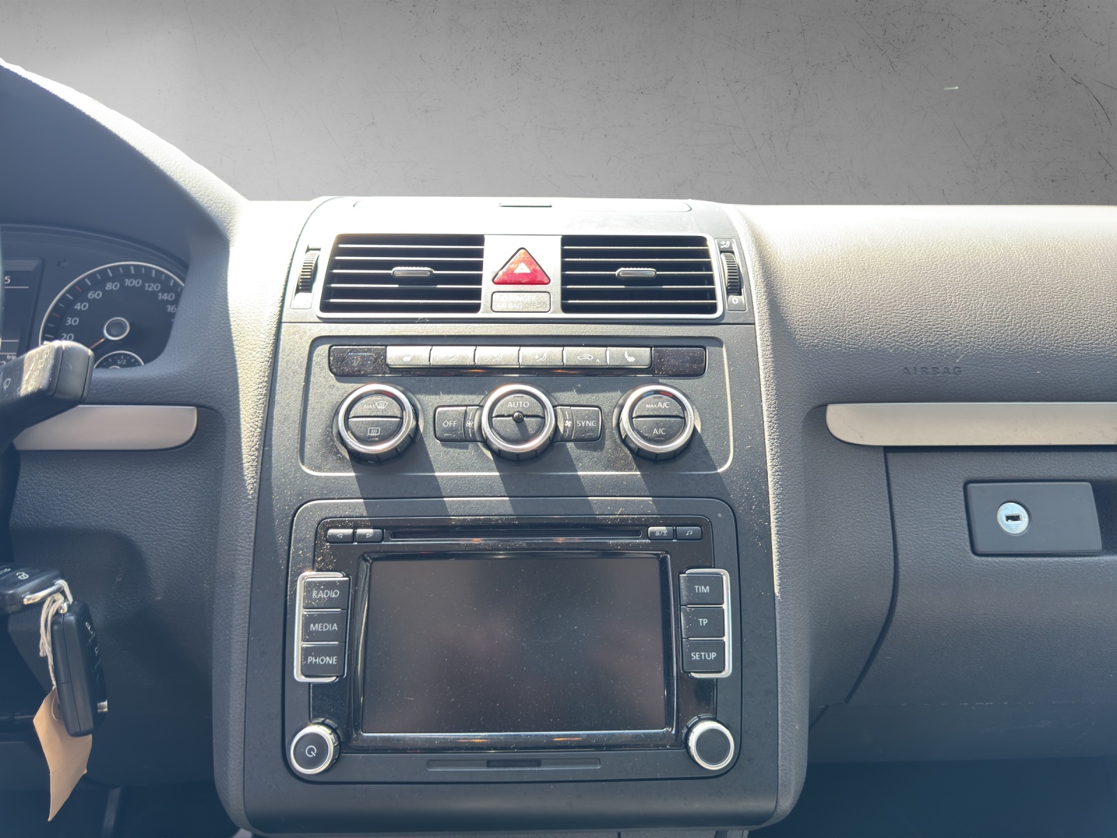VW Touran 1.2 TSI BlueMotion Technology Trendline-image-12