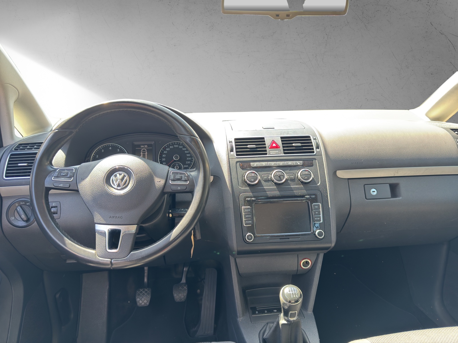 VW Touran 1.2 TSI BlueMotion Technology Trendline-image-9