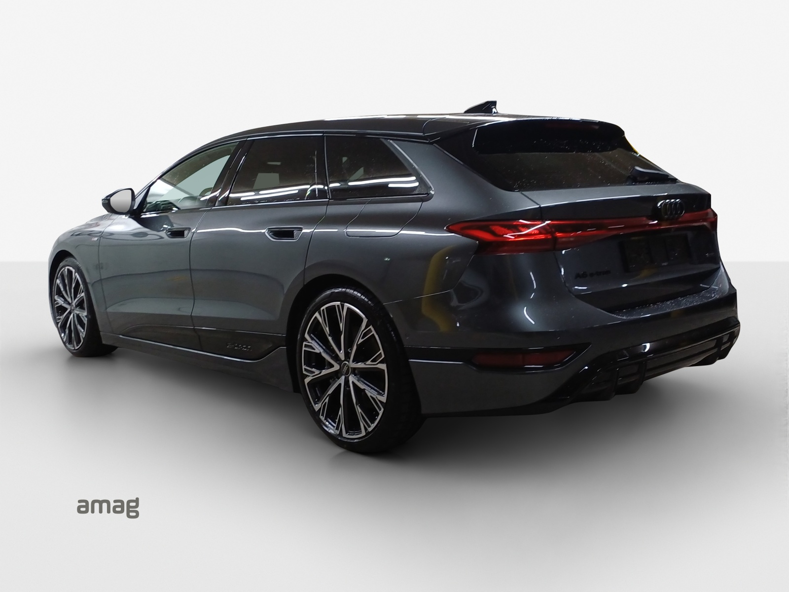 AUDI A6 Avant e-tron quattro-showroom-element-2