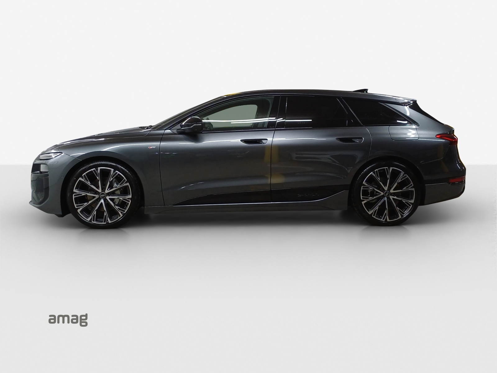 AUDI A6 Avant e-tron quattro-showroom-element-1