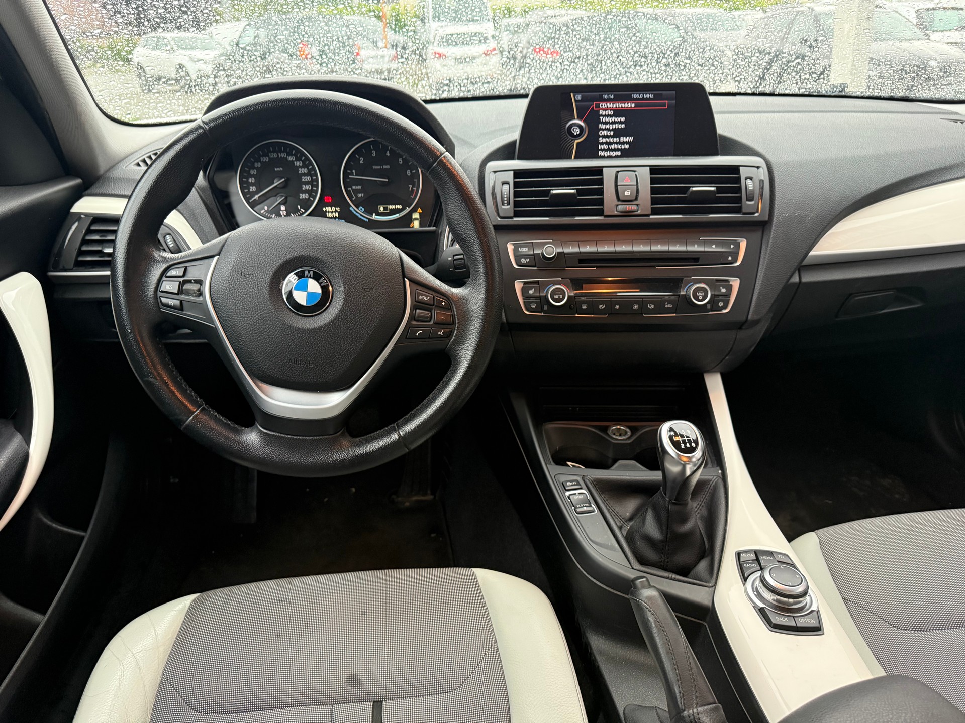 BMW 118i-image-10