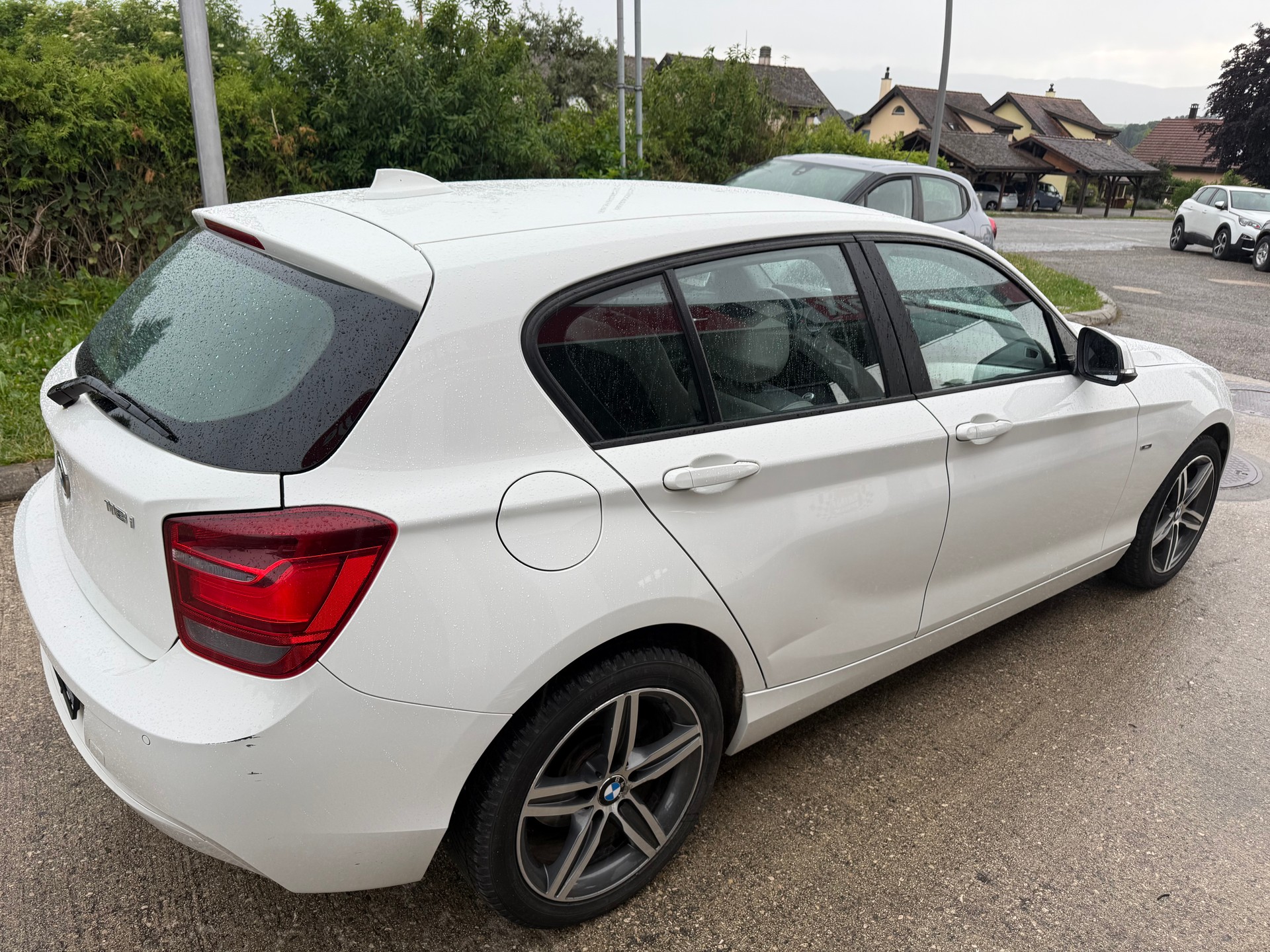 BMW 118i-image-4